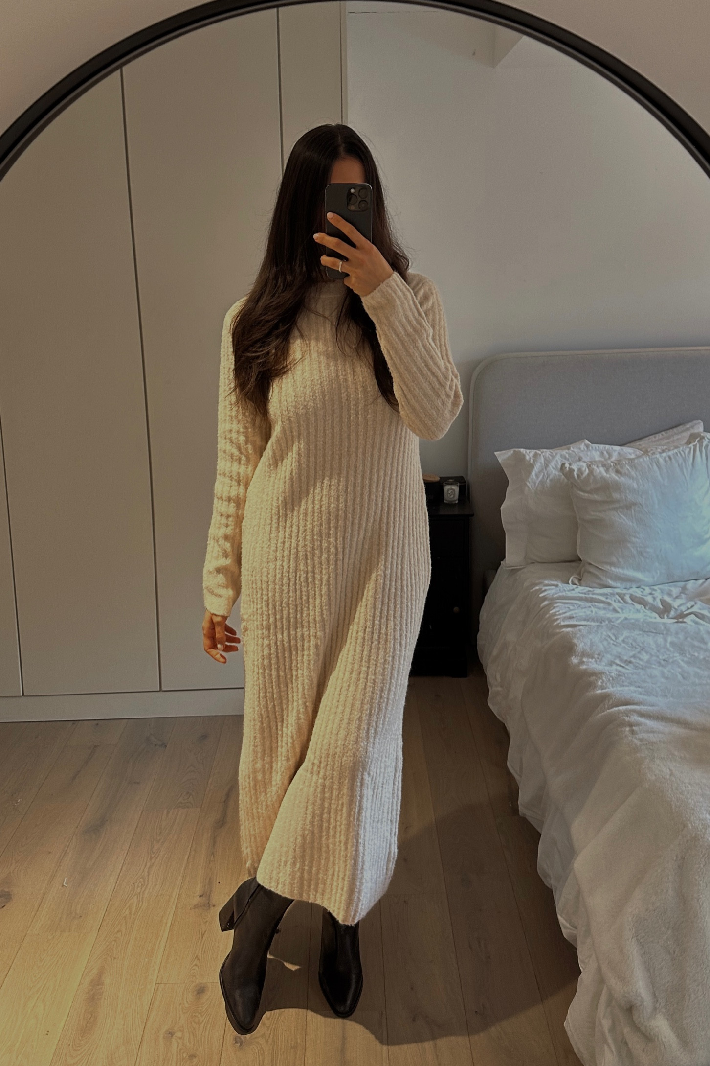 Want to be super cosy for work? This dress is so cosy and comfy! But chic and smart at the time!



#LTKfindsunder50 #LTKeurope #LTKworkwear