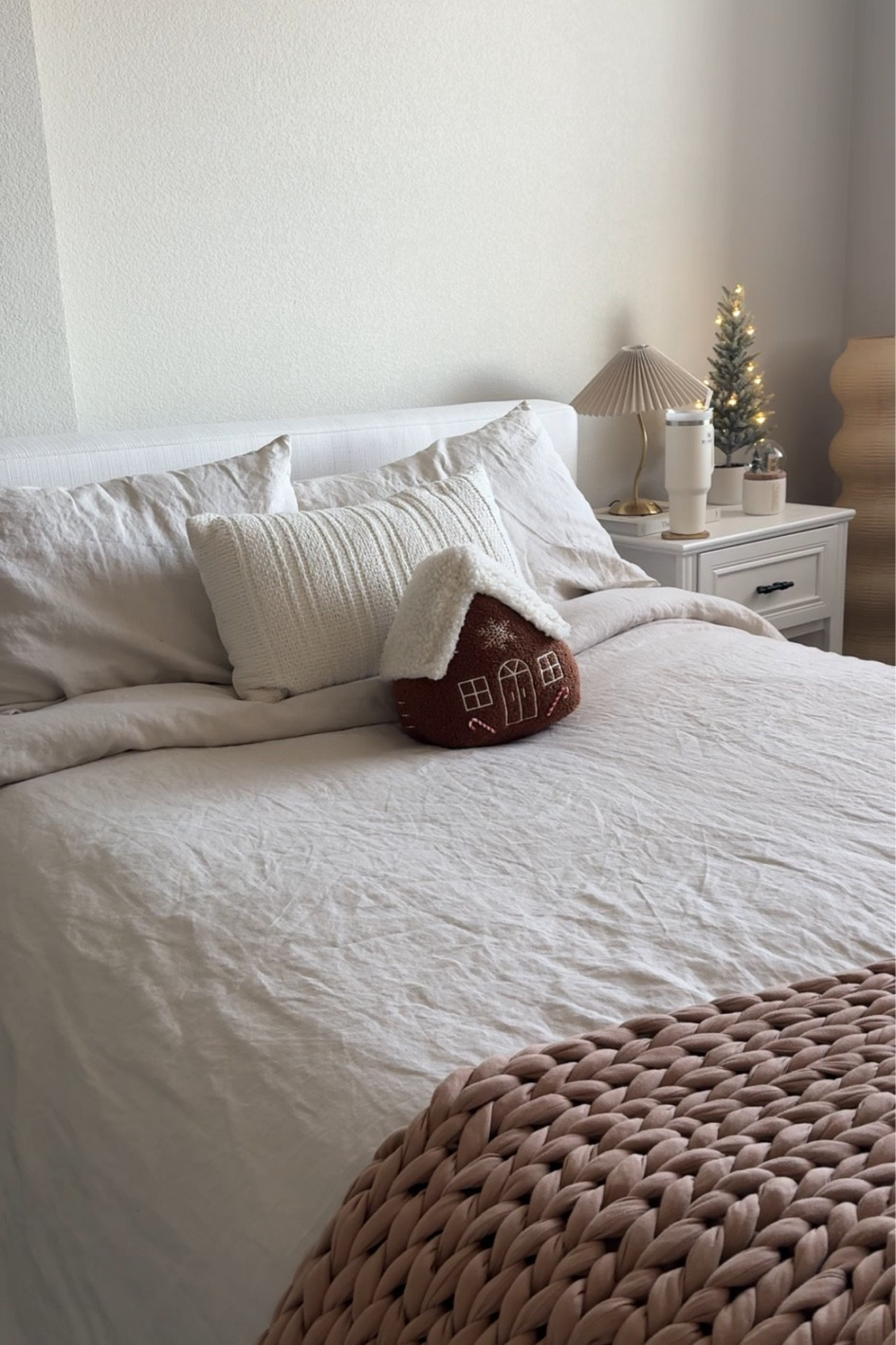 Winter bedding

#LTKHome #LTKHoliday #LTKSeasonal