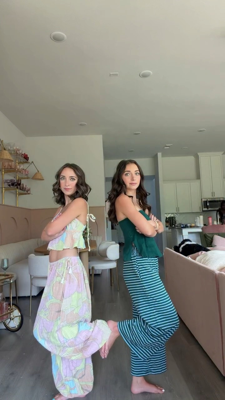 The brown hair change has made us look more identical than we have in years it’s crazzzyyy

#LTKootd #LTKdayinmylife #LTKvlog
