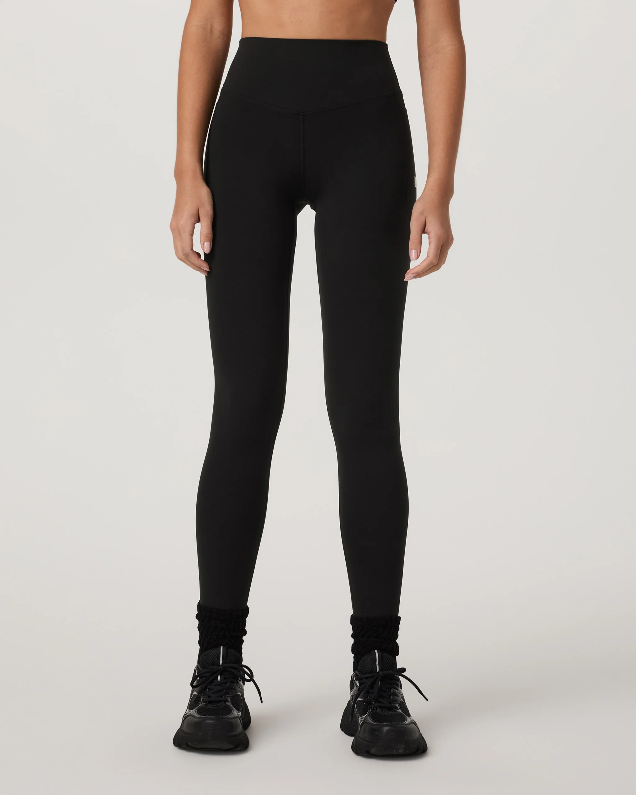 Vuori AllTheForm™ Pocket Legging - Short – Black Leggings – Vuori | Vuori Clothing (US & Canada)