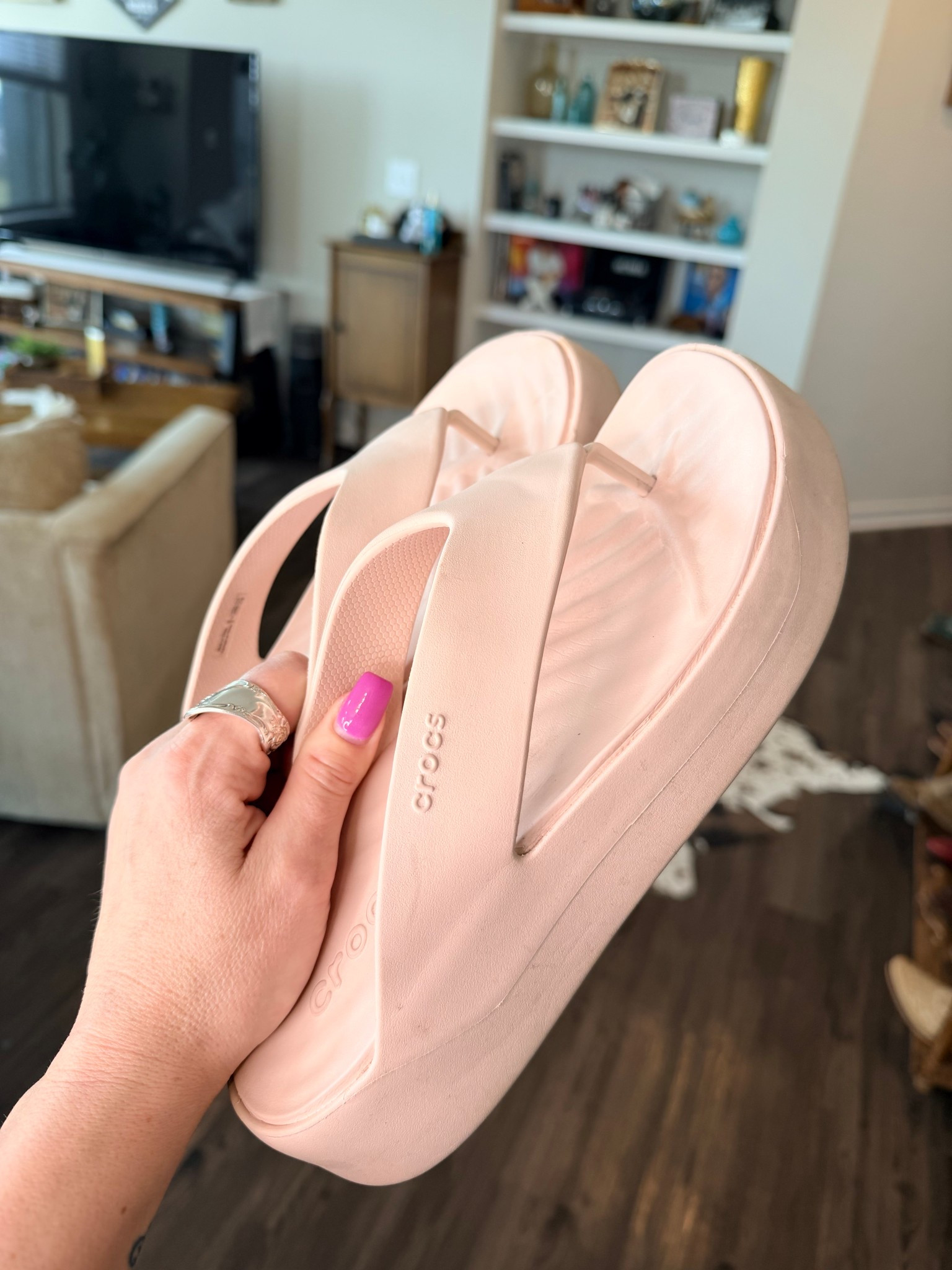 It’s getting warmer out so it was time up break out the Croc platform flip flops again. Love these! 

#LTKTravel #LTKootd #LTKSeasonal