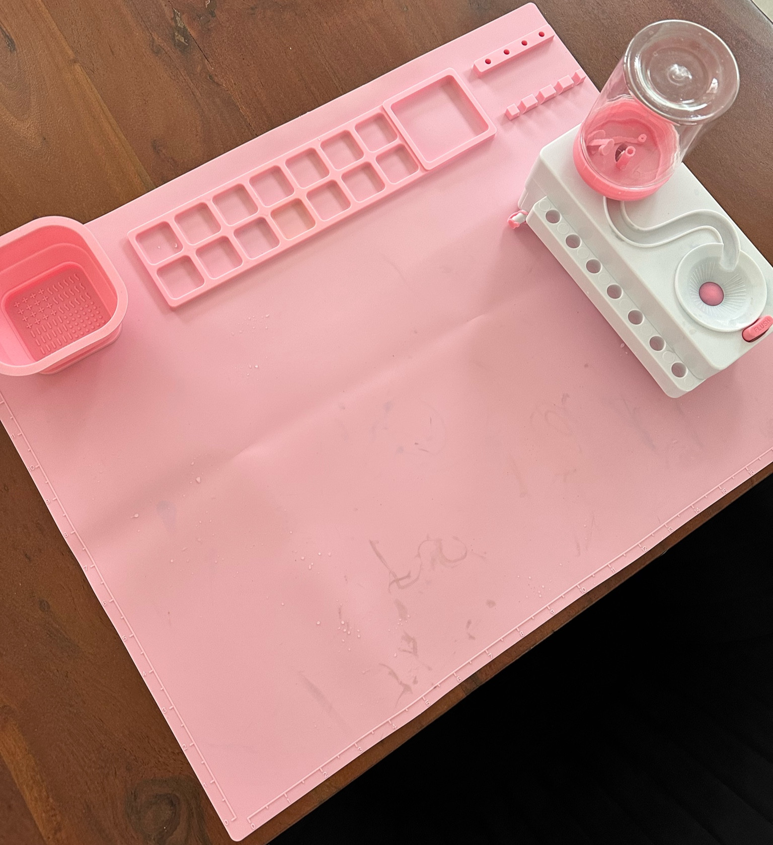 the ultimate Christmas Break painting set up 🎨👩🏼‍🎨

#LTKFamily #LTKKids #LTKFindsUnder50