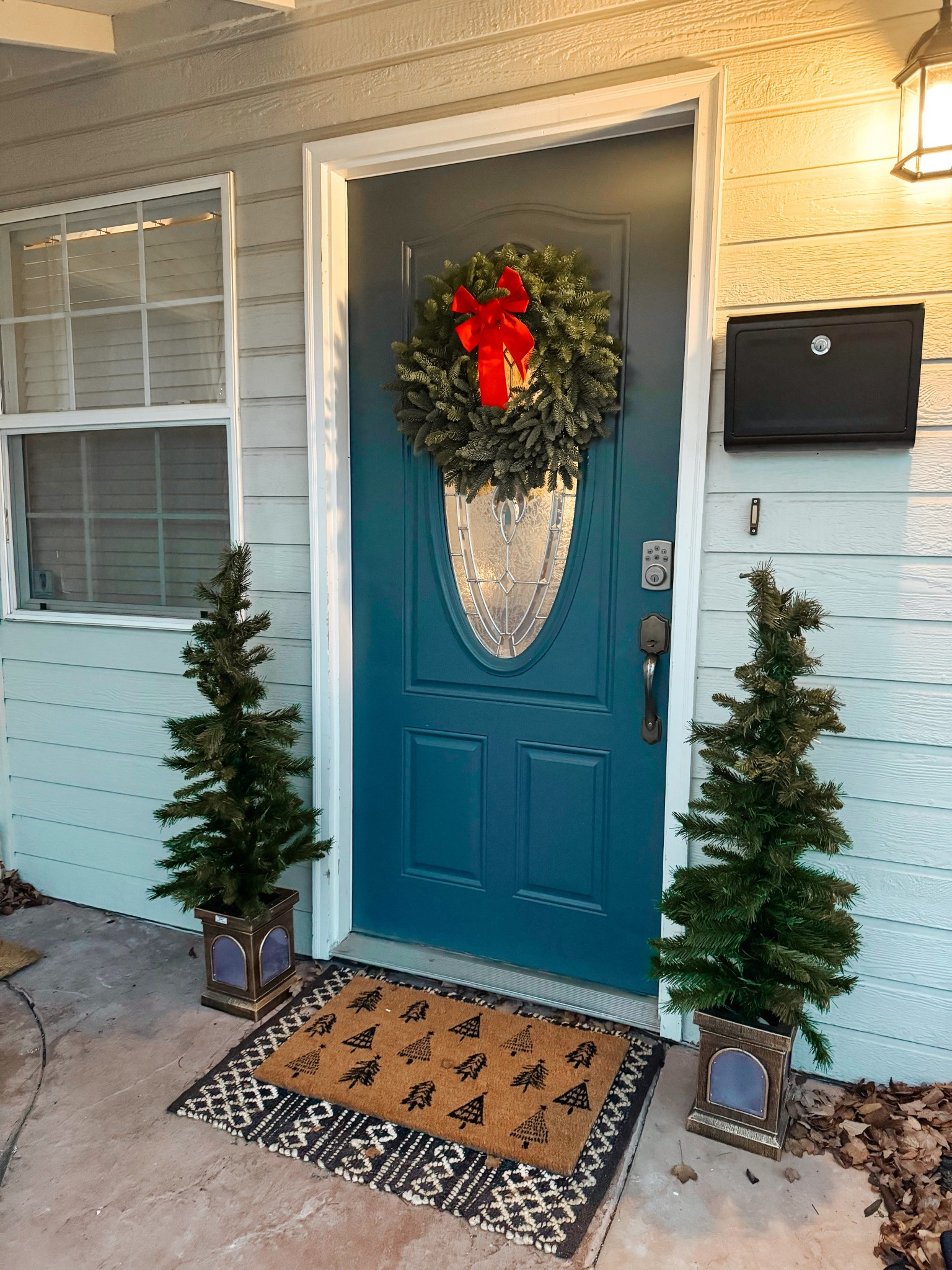 Decorating my first home for the holidays with @wayfair🎄✨🤭 simple but I love it!!! 🥹
#Ad christmasdecor #decoratewithme #Wayfair #WayfairPartner