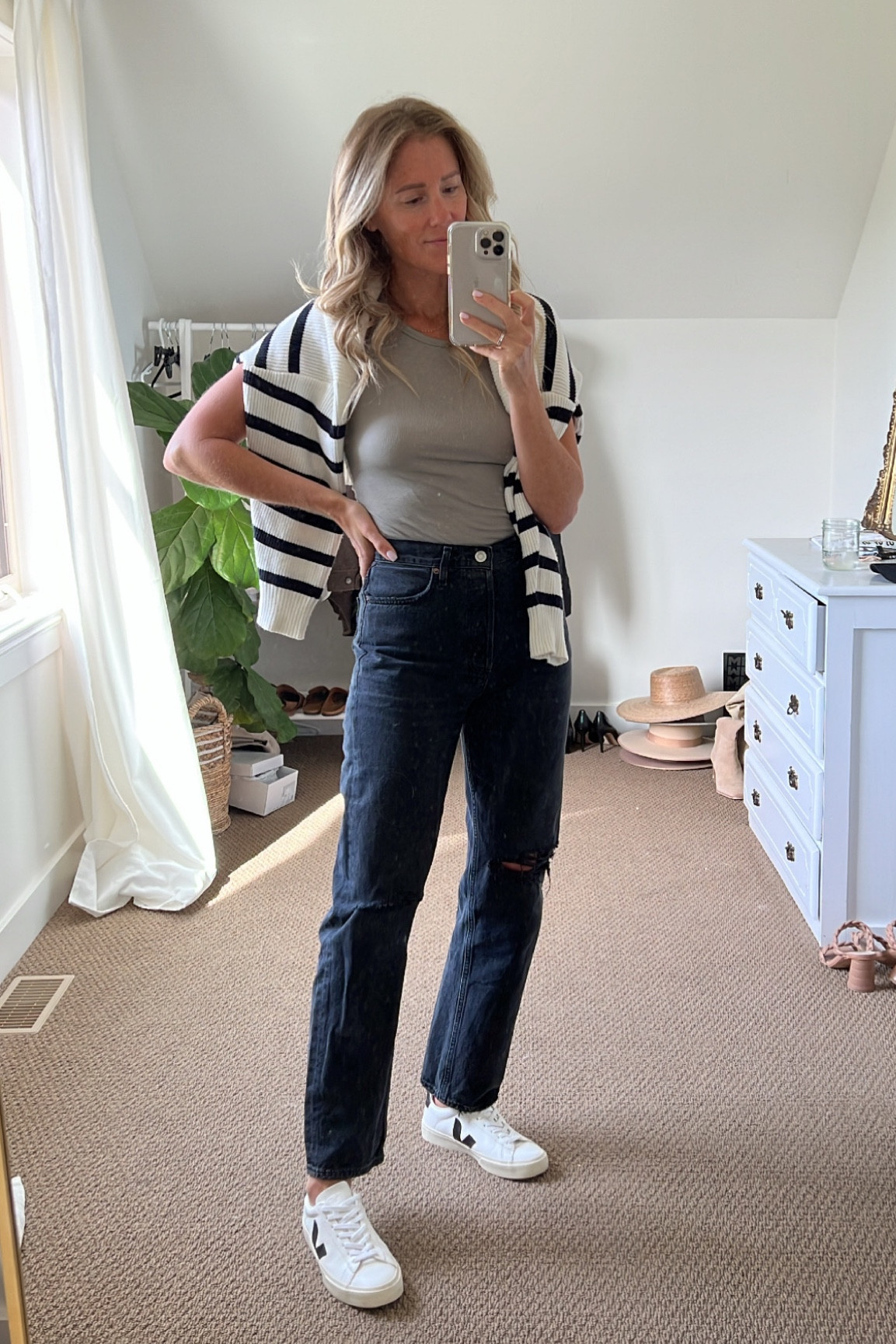 Bday outfit!! Running some errands this morning, so wearing comfy and casual. Dinner tonight with friends and family 🤍

#LTKunder100 #LTKunder50 #LTKshoecrush