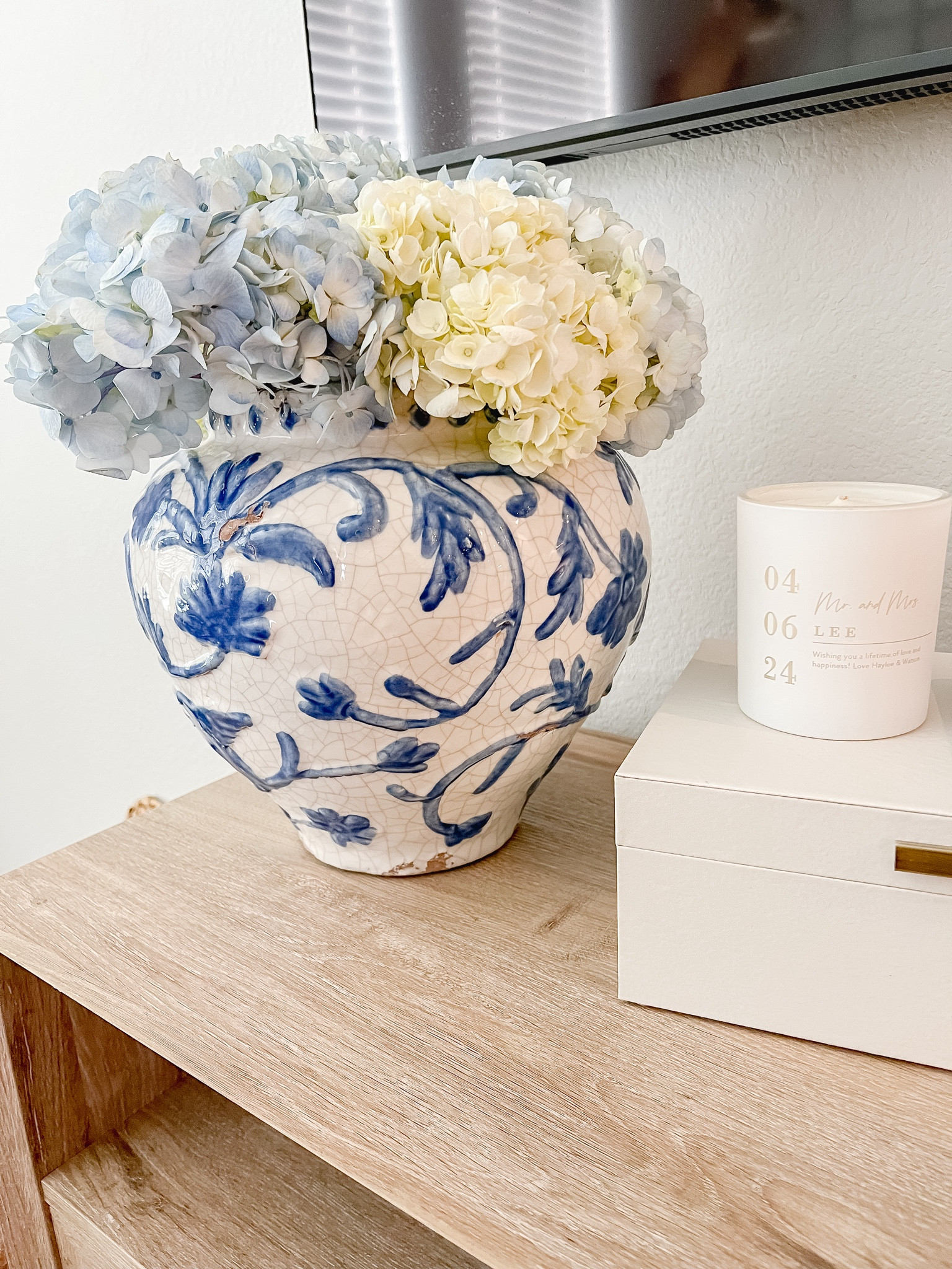 New Pottery Barn blue and white Vase 🥹🫶🏼🩵

#LTKSeasonal #LTKSpringSale #LTKhome