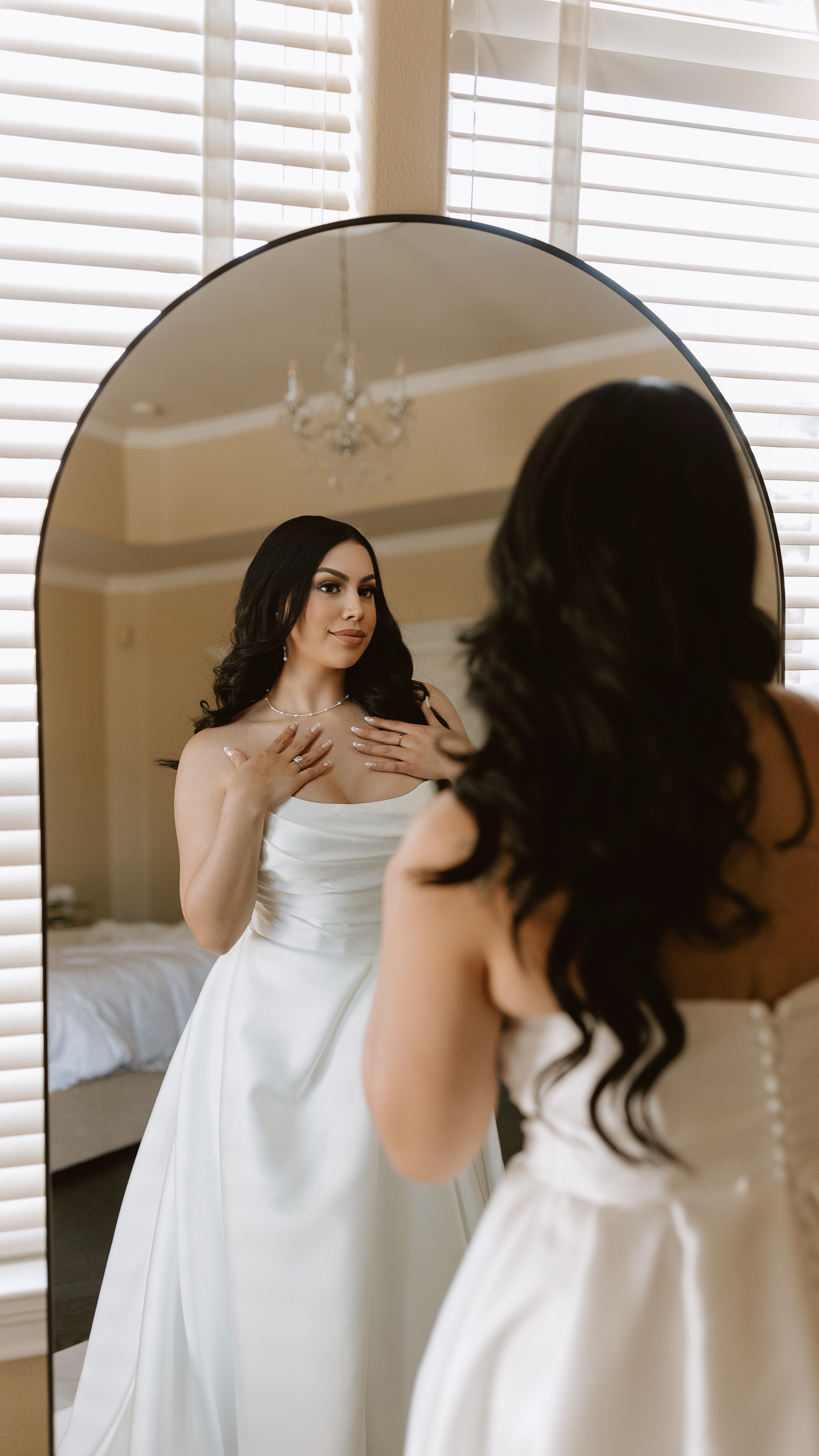 My wedding day lip combo 👰🏻‍♀️👄💄

#makeup #weddingmakeup #weddingdaylipsticks
#wedding lipcombo #morphecosmetics #pradalipstick