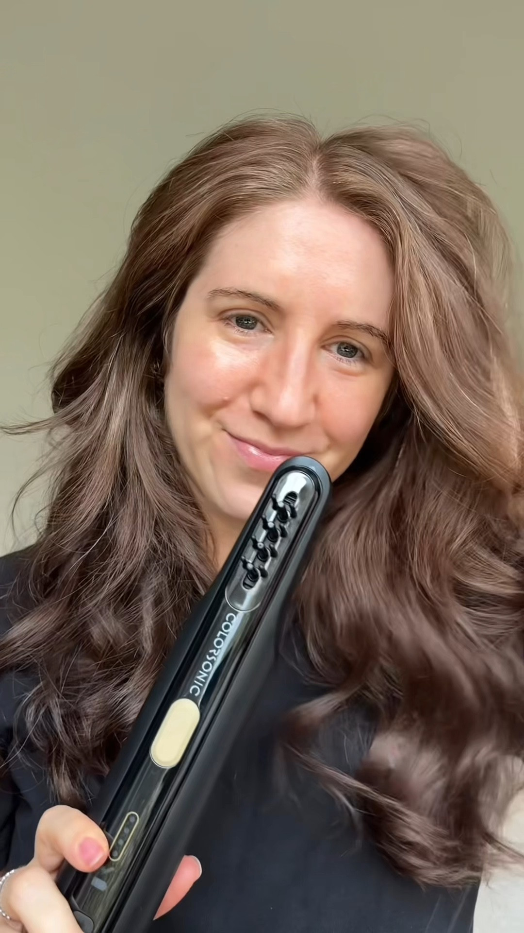 ✨ Fall hair refresh, made simple.
I tried the new @lorealparis Colorsonic and couldn’t believe how easy it was to use — just load the cartridge, brush it through, let it sit, and you’re done. My color came out a little darker for fall, and my hair feels so shiny and healthy. 🌙🍂 Perfect for someone like me who doesn’t usually color at home.

#GiftedByLOrealParis #colorsonic #HairRefresh #FallHair #HairTransformation #HairTok #AtHomeHairColor #HairCareCommunity #ShinyHair

#LTKBeauty