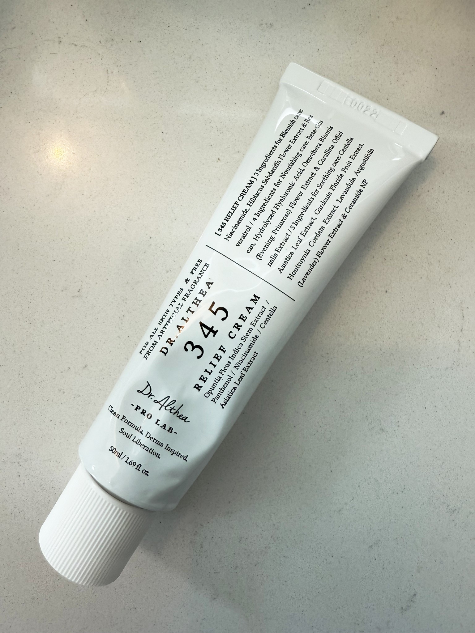 If you’re in the market for a new moisturizer, look no further! I swear this is life changing. Not super thick but hydrating! Acne safe. 10/10! #LTKSkincare 

#LTKBeauty #LTKFindsUnder50