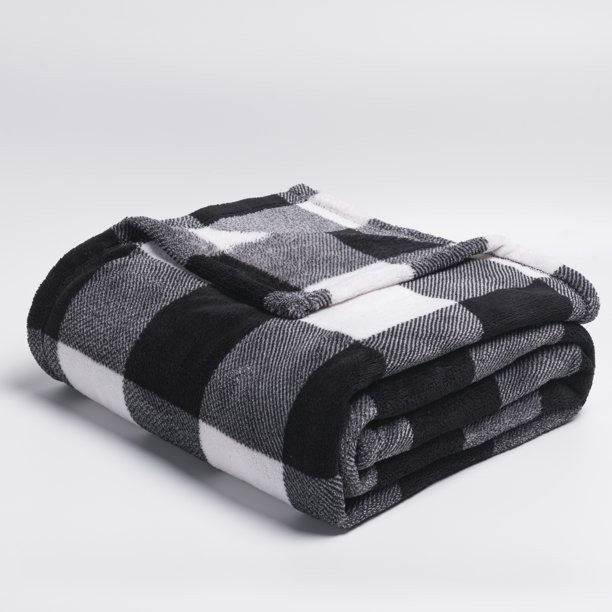 Mainstays Giant Oversized Plush Throw, 60" x 72", Black Buffalo Plaid | Walmart (US)