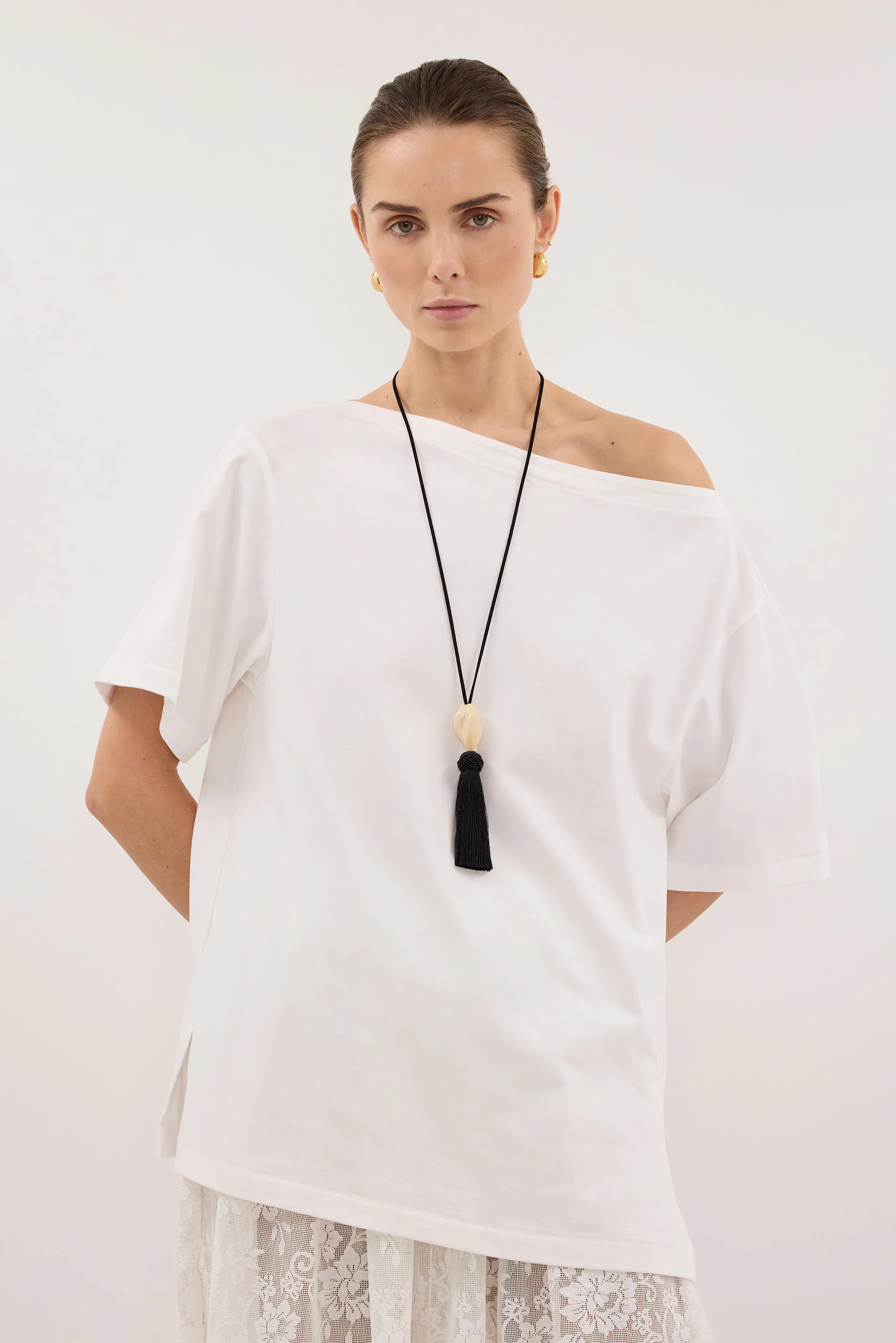 ESME WHITE BOAT NECK TEE | DISSH