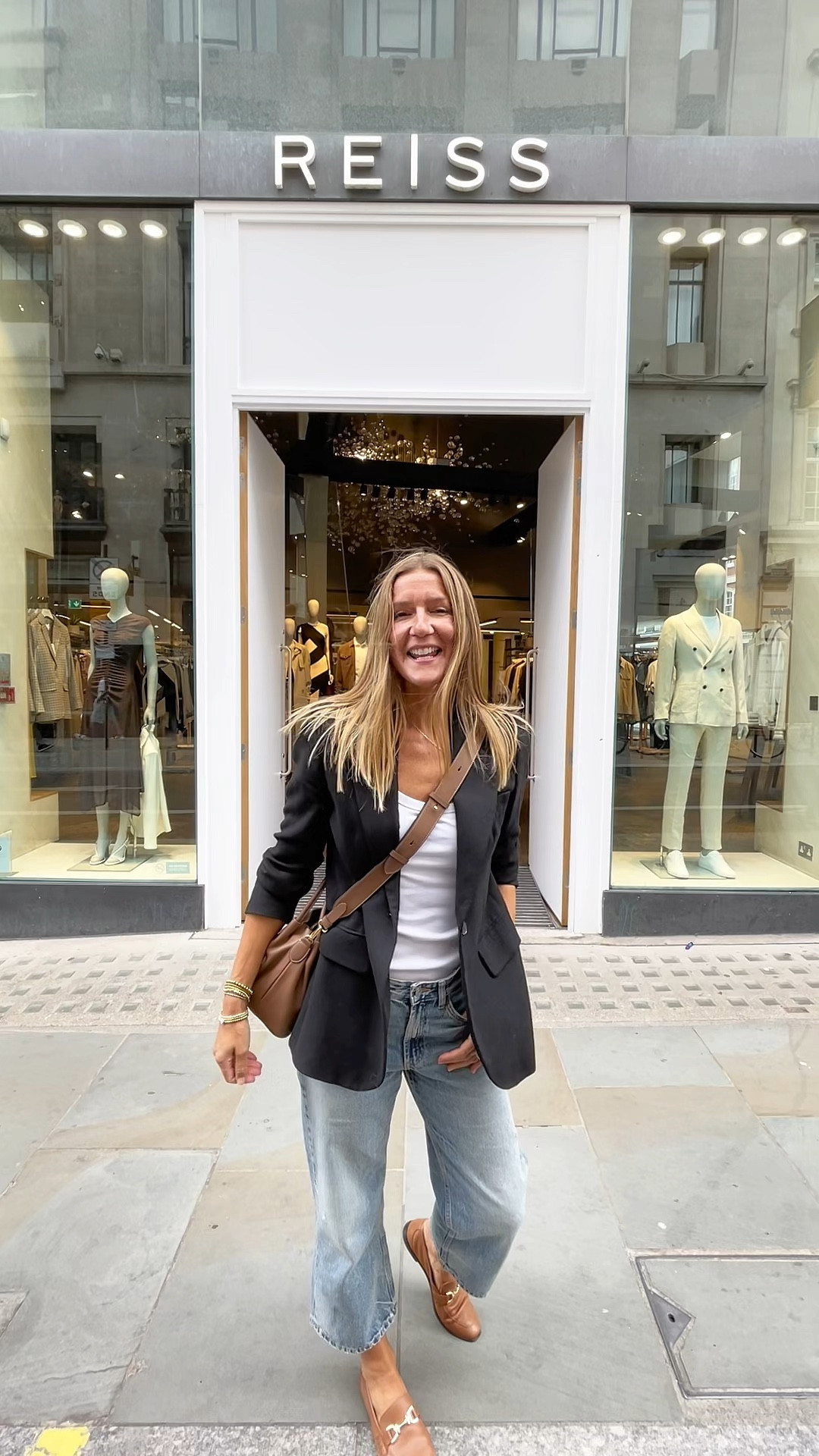 Come shopping with me in Reiss! Blazers, heels, jeans, coats and tailoring! 

#reiss #autumndressing 