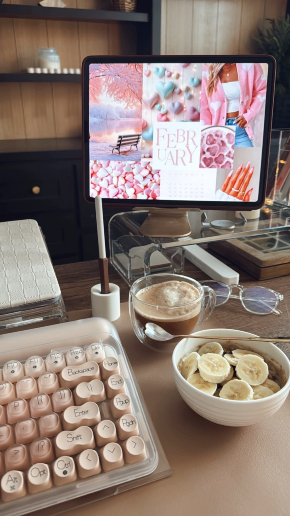 February vibes.

Morning coffee | Office Organization | Work From Home | Breakfast | Moody Office Decor