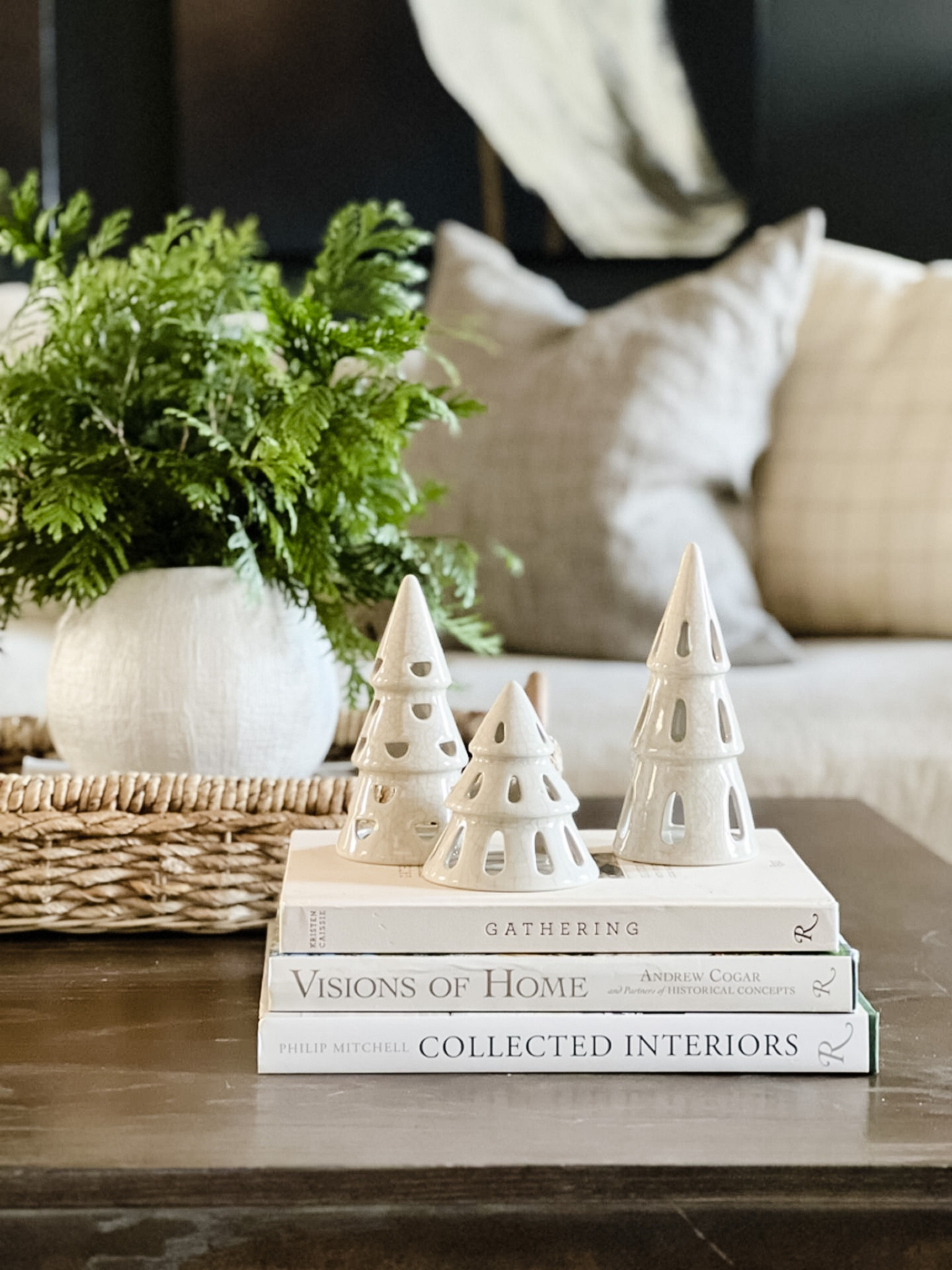 #christmas #christmasdecor #holidaydecor #ltkchristmas #studiomcgee 

#LTKhome #LTKHoliday #LTKSeasonal