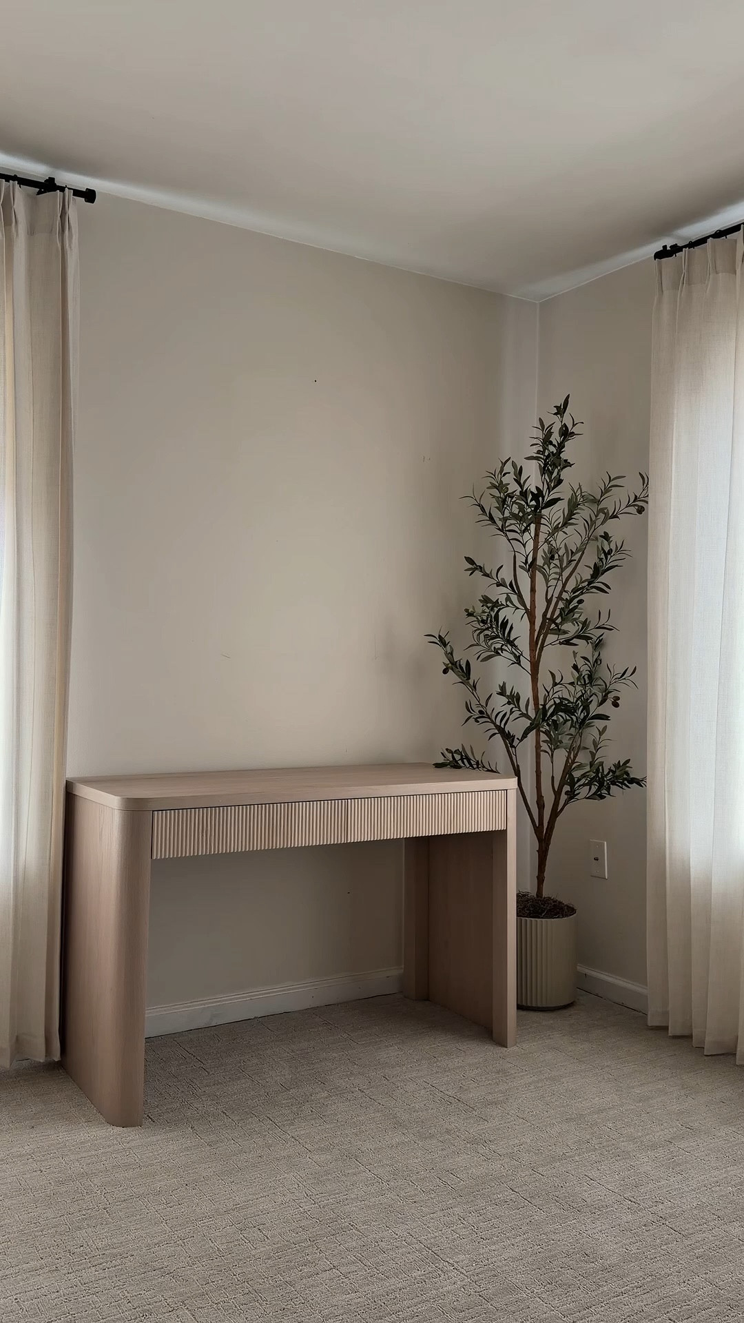 New vanity/work desk 

#LTKdayinmylife #LTKHome #LTKBeauty