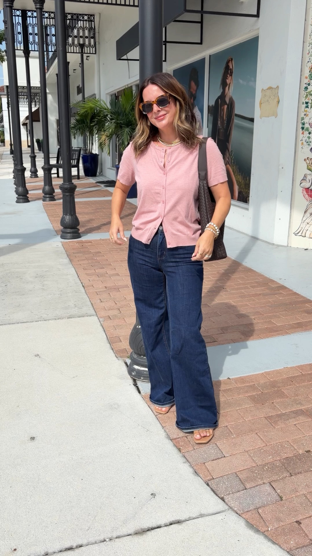Casual fall outfit I’ll be repeating 🍂 These wide-leg jeans + cardigan top are such an easy combo. Full look linked!

#LTKootd #LTKmomlife #LTKgrwm