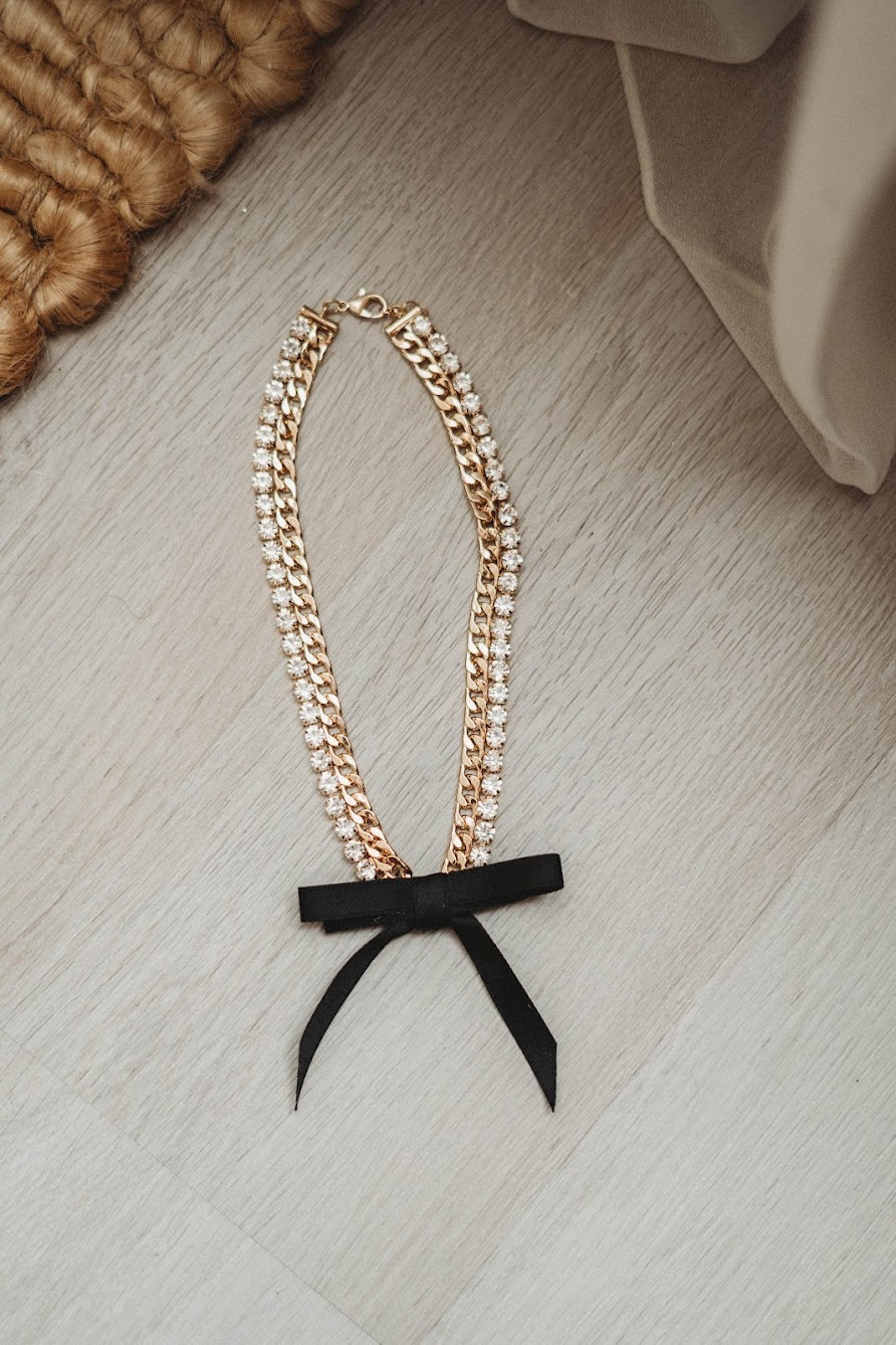 Bow necklace

Gold chain necklace  target fashion  winter fashion 

#LTKFindsUnder50 #LTKGiftGuide #LTKootd