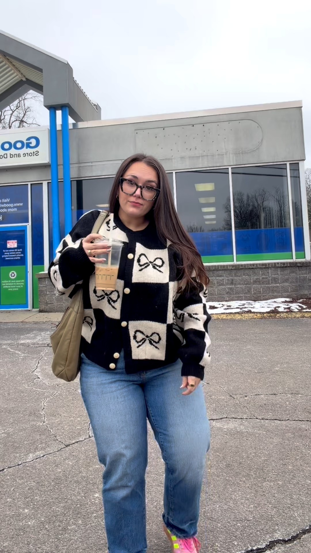 HELLO LTK! The exact color of my cardigan and bag aren’t available but I linked other colors! 

#LTKMidsize #LTKootd #LTKPetite