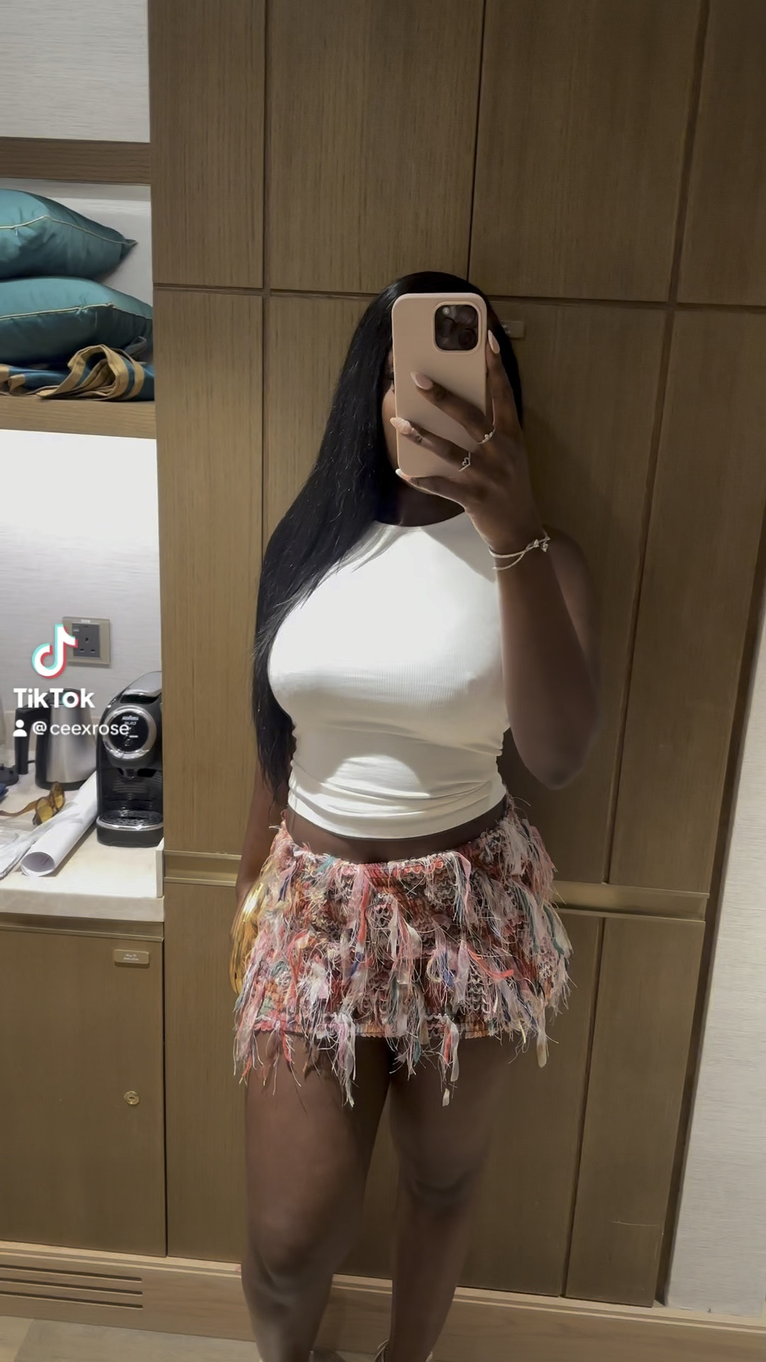 TOP - ZARA 4424/808 
#Dubaioutfit #holidayoutfitinspo

#LTKeurope #LTKuk #FashionMonth