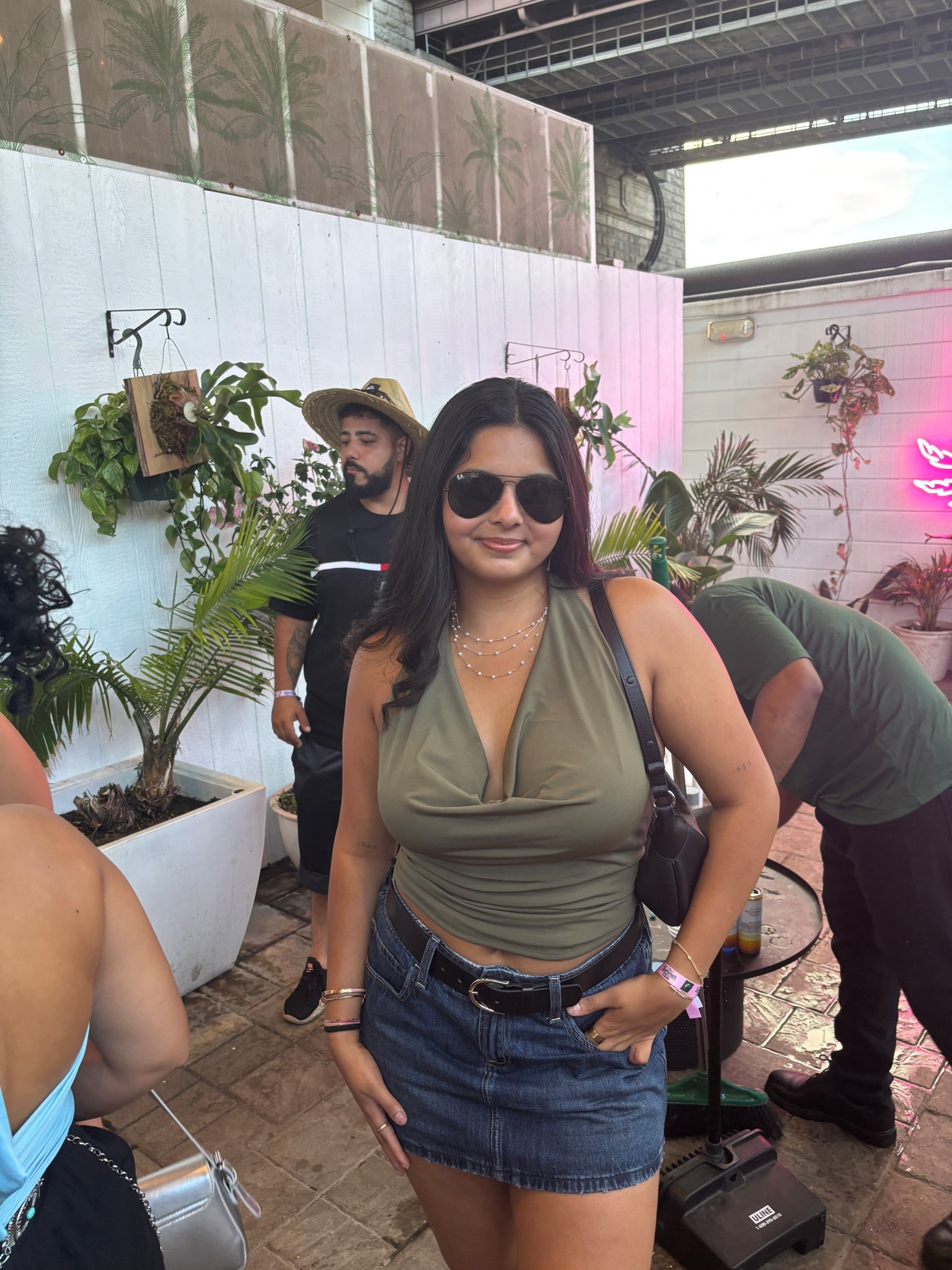 stunning last min top bought from garage <3💚✨🫶🏽 #tops #housemusic #skirt 

#LTKBeauty #LTKParties