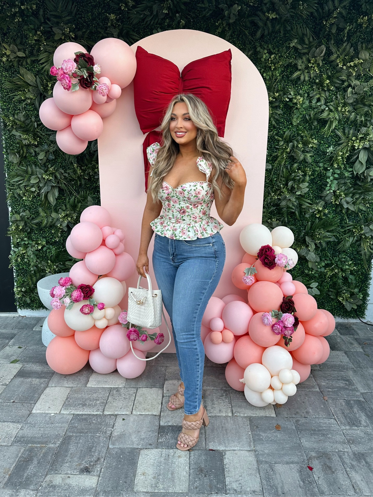 The prettiest floral corset top paired with my all-time favorite good American jeans (they are stretchy). Wearing a medium in the top and US10 in jeans.
Code NICOLEMADDIE30 for $$ off!

#LTKMostLoved #LTKxVICI

#LTKSpringSale #LTKFindsUnder50 #LTKStyleTip