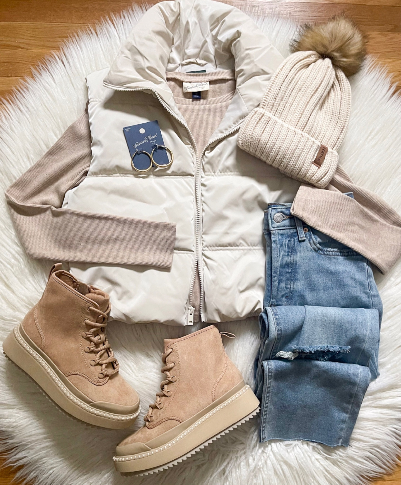 Happy Friday!  The 30% off sale is still going strong! This Puffer Vest is on sale for $19!  Ribbed Long Steve $10!  Boots on sale for $30!  Everything is linked for you in my bio & stories or comment LINK and I’ll send you the link! 🤍