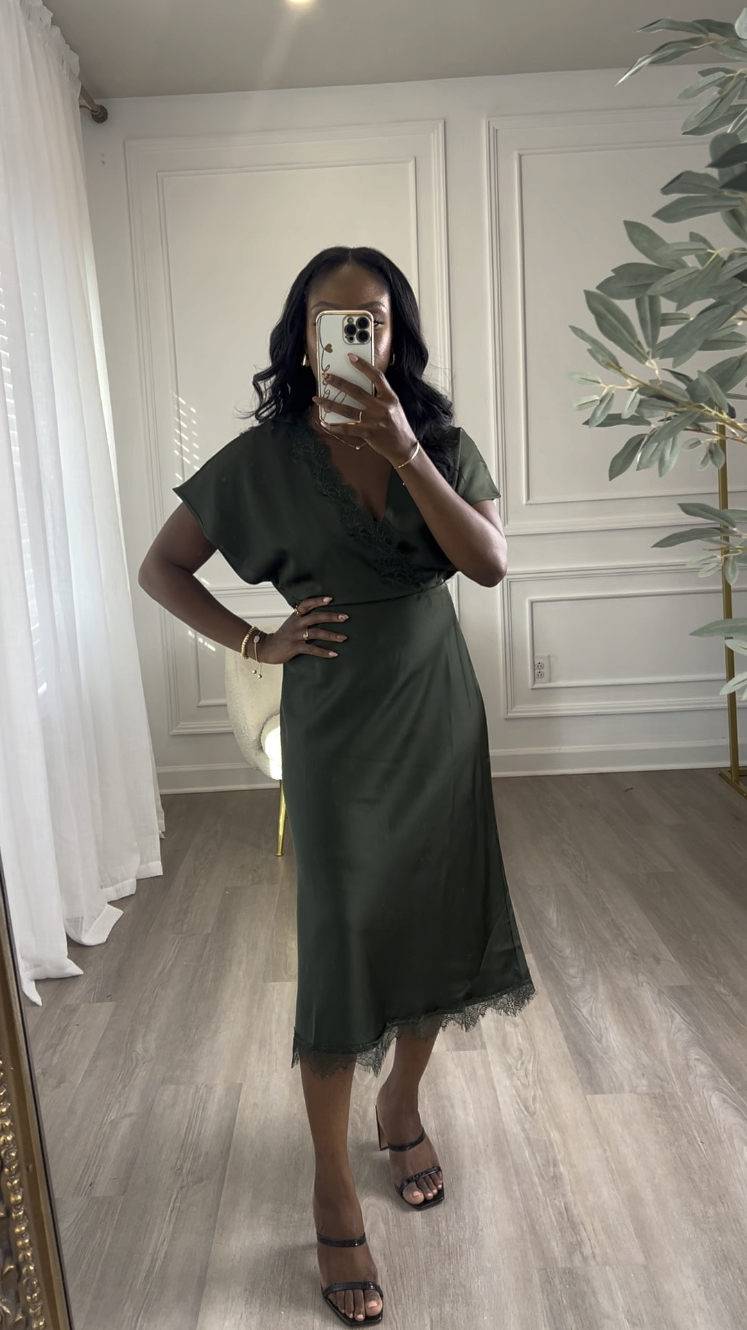 I love this Walmart Fashion lace trim slip dress. The color and fit are amazing and great for a fall wedding or a date night. I am wearing a size extra small.


#LTKWedding #LTKFindsUnder50 #LTKVideo