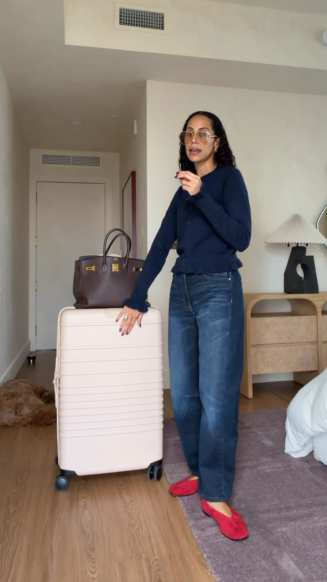 travel outfit ❤️ going on a trip with @loréal paris usa

sweater @Macy’s / jeans @DL1961 / flats @Simkhai / luggage @BÉIS x @Rare Beauty / bag #hermesbirkin35

#travelwithme #traveloutfit #lorealtriplepowerserum #beisxrarebeauty 