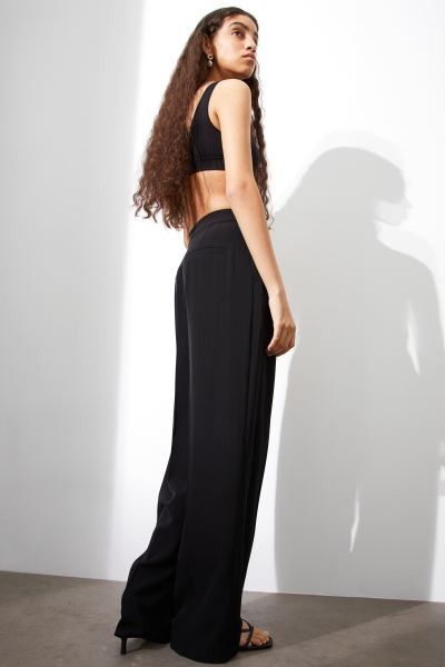 Dress Pants Black Pants Work Pants Spring Outfits HM Outfit Affordable Fashion Budget Fashion | H&M (US + CA)