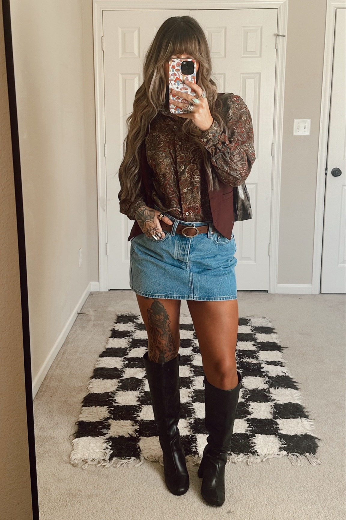 Can style this Target jean skirt with everything!

Skirt - Size 6R
Vest - Size S

My paisley shirt is thrifted Liz Wear, I tagged some similar. 

#styleinspo
#fallfashion
#targetfinds

#LTKShoeCrush #LTKFindsUnder50 #LTKStyleTip