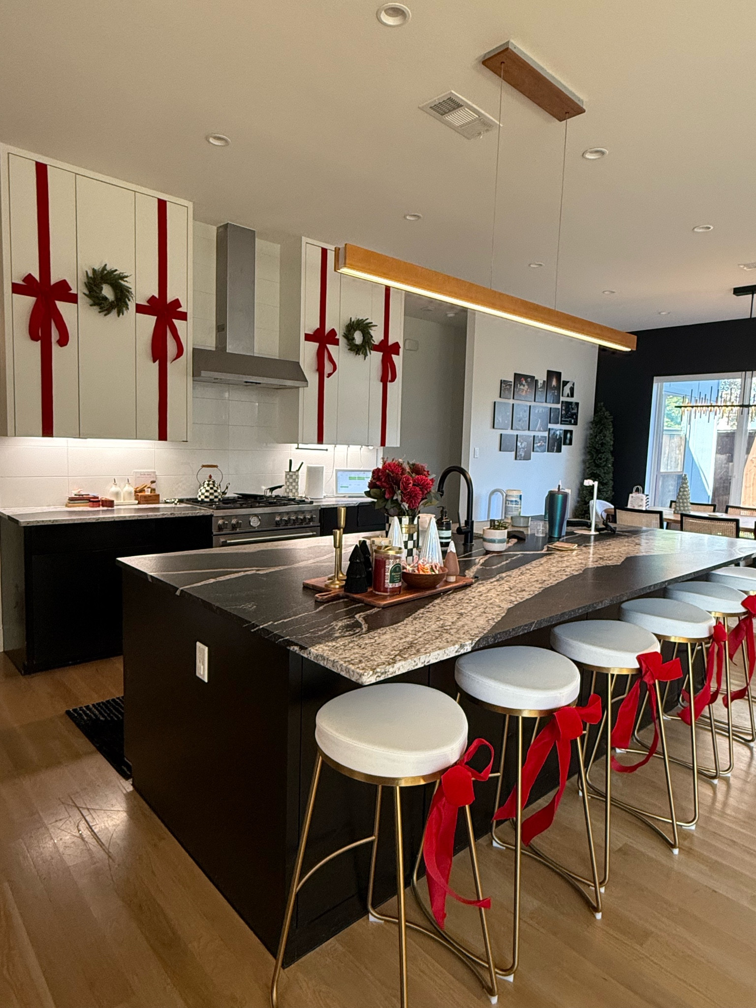 Christmas kitchen ❤️

#LTKSeasonal #LTKHoliday #LTKHome