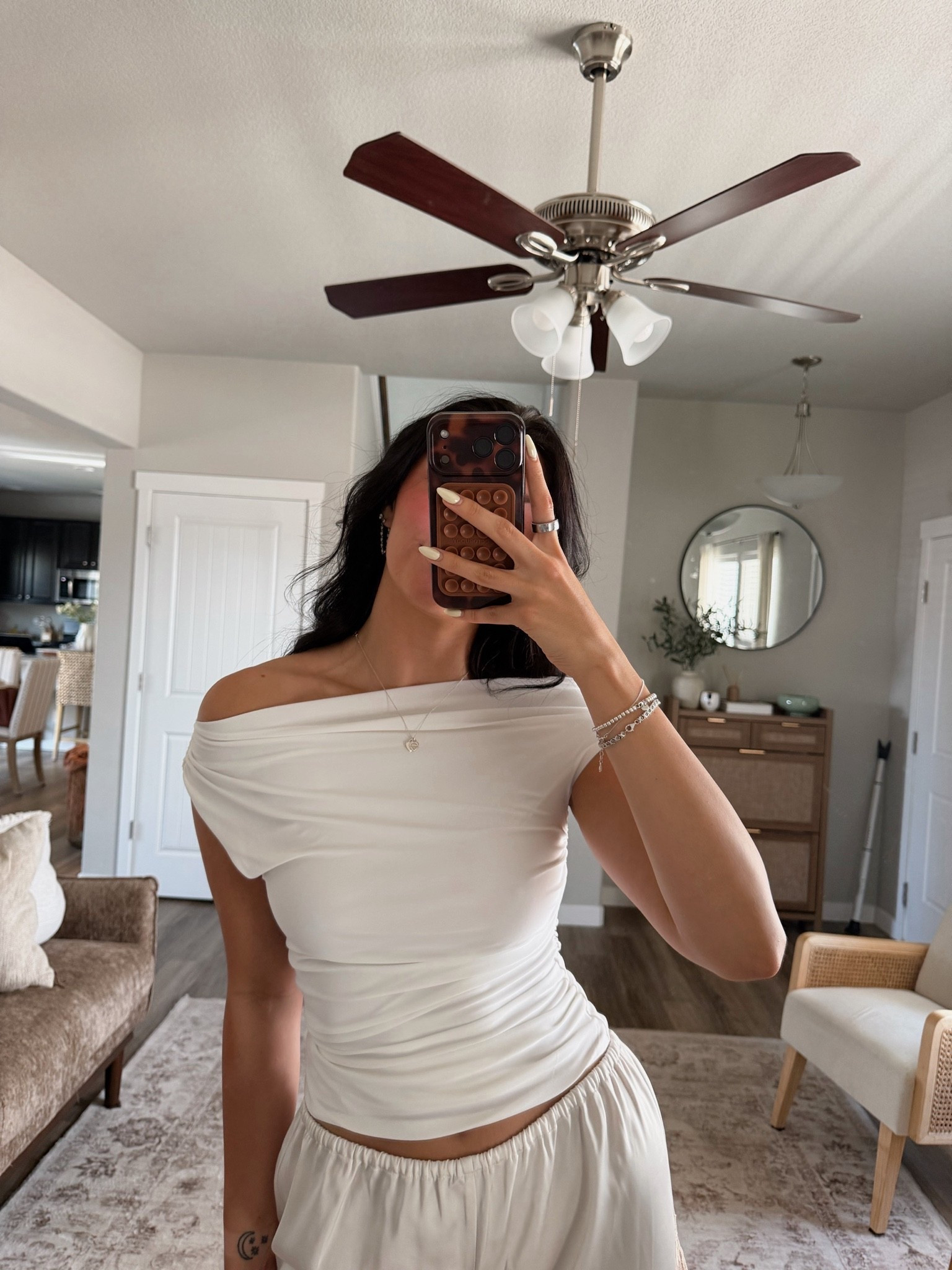 One of my favorite tops! Can be worn many different ways and is double lined @Aritzia

#LTKootd #LTKgrwm