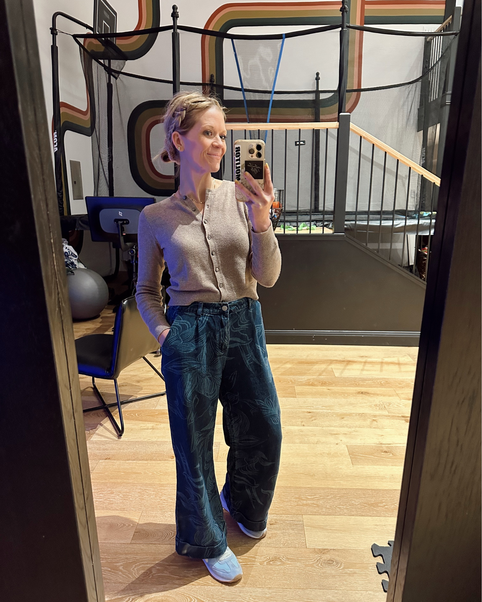 Biz casual, work/life meetings kinda day. Have this cardi in a few colors. Pants feel like sweats. And the sneakers are a dupe! 

#LTKootd #LTKWorkwear #LTKmomlife