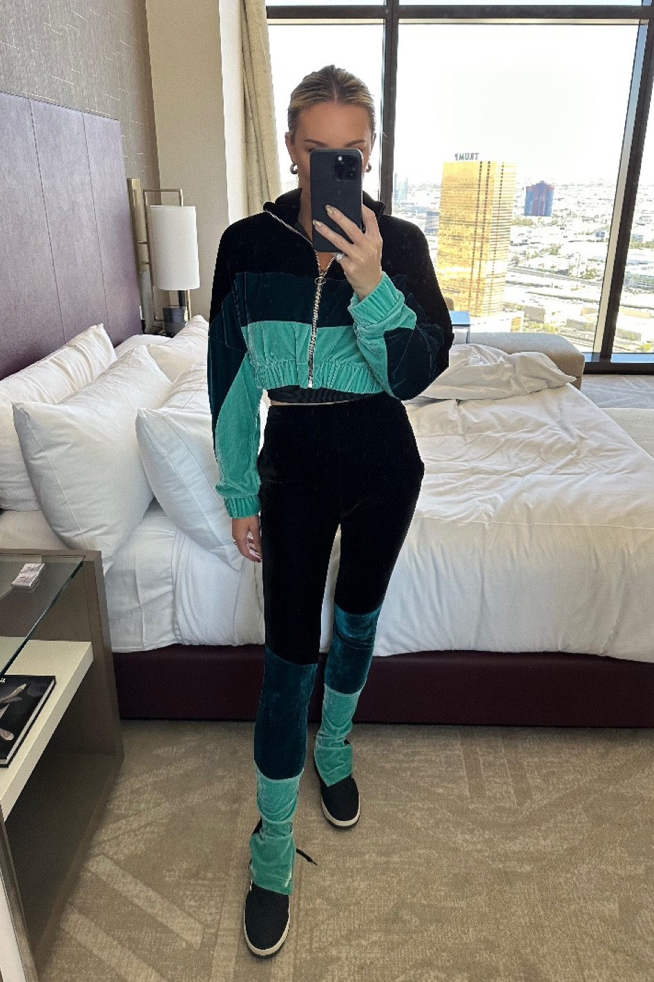 Travel day outfit details. I linked a similiar set as this one is no longer available! 

velvet outfit l velvet set l outfit set l black velvet set l matching set l travel outfit 