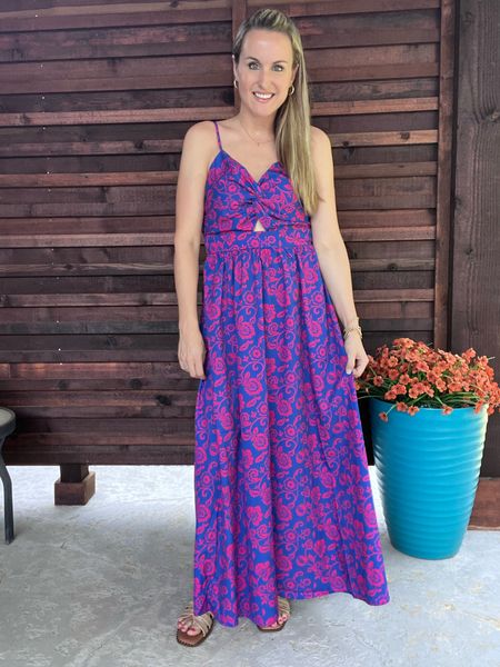 #walmartpartner 
Anyone have a beach vacation coming up?! I found the cutest dress on @Walmart! Love the vibrant colors and the tie in the back! True to size I’m in a large. @walmartfashion #walmartfashion

#LTKVideo