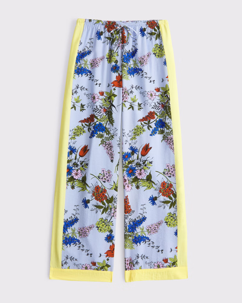 Abercrombie & Fitch Women's Textured Pull-On Pant in Blue Floral - Size XXS SHORT | Abercrombie & Fitch (US)