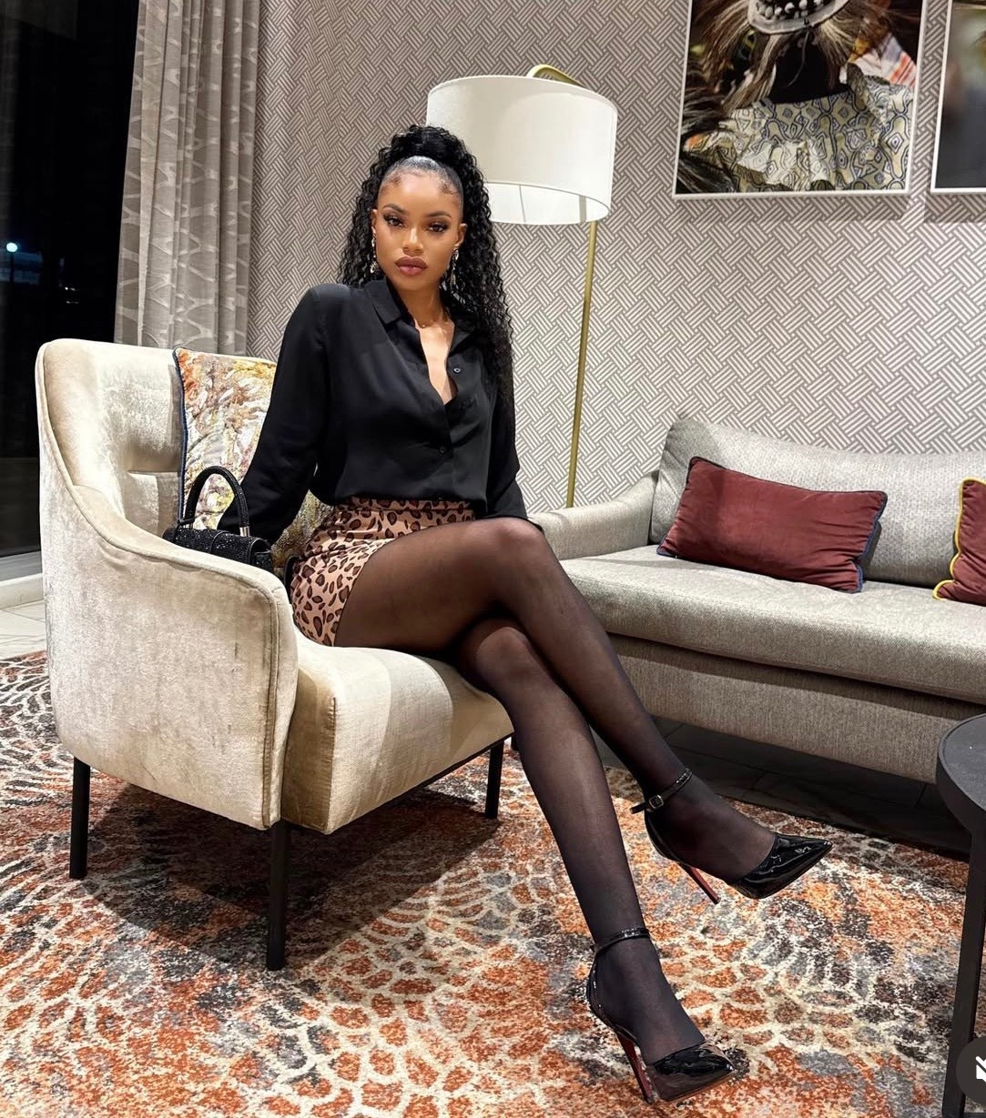 Leonard mini skirt 
Black button down shirt
Black pumps 

#LTKTall #LTKWorkwear #LTKPetite