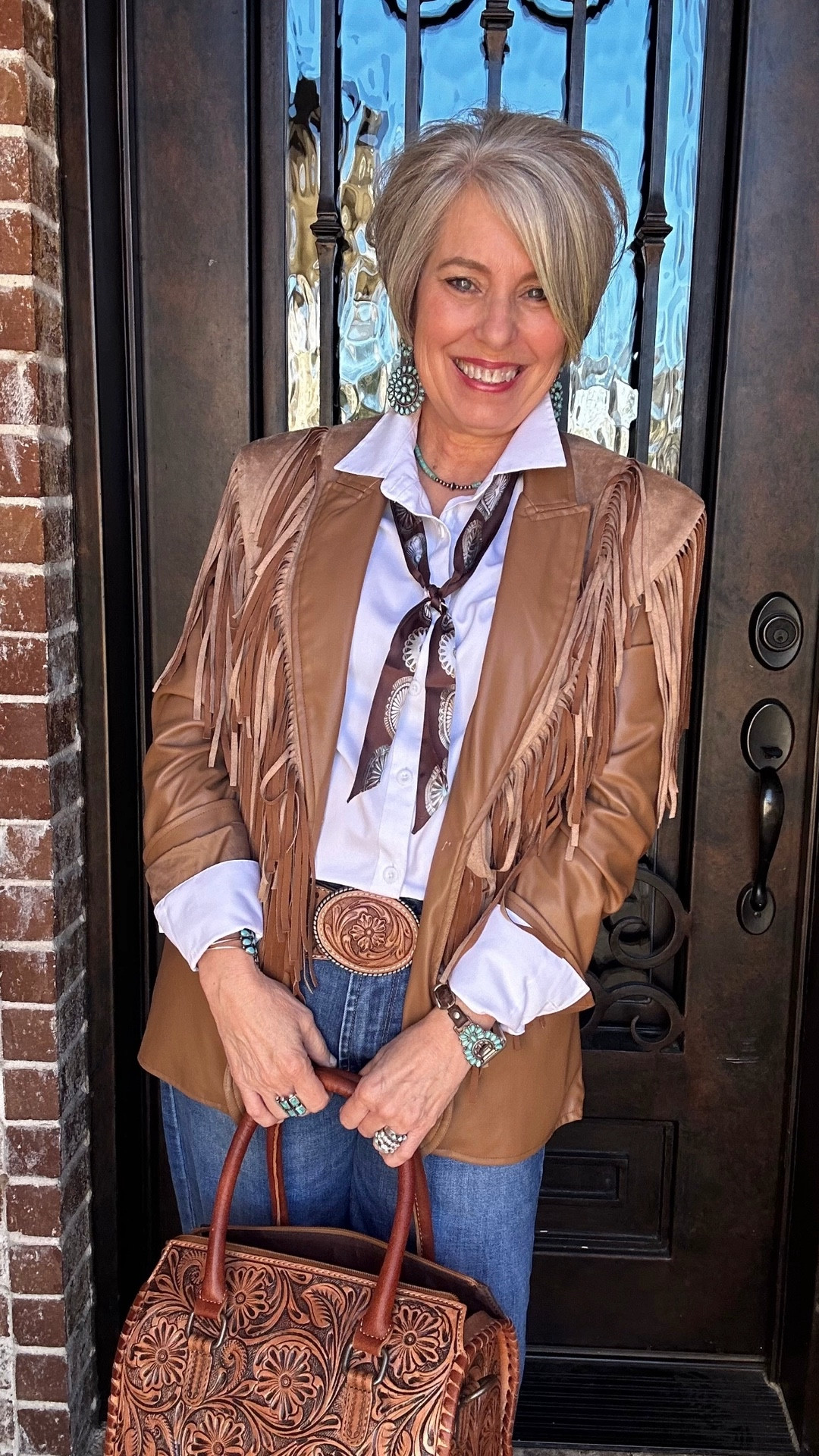 Today’s Trio-a Fringe shawl, big concho Twilly, and a tooled leather Speedy and belt. 



#LTKOver40 #LTKMidsize #LTKootd