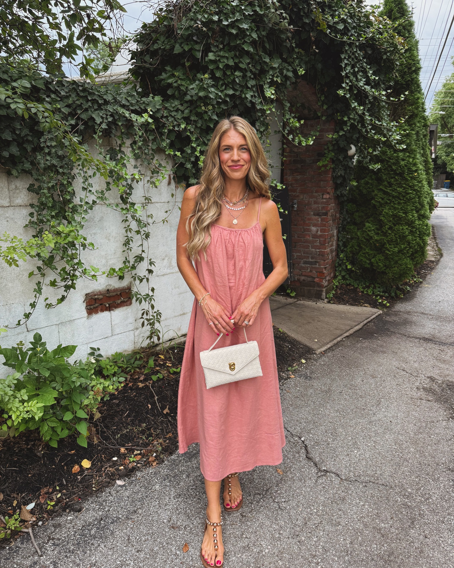 Summer linen Dress I wore out to dinner for date night. Are size small it does run oversize and has adjustable straps. @Aritzia

#LTKootd