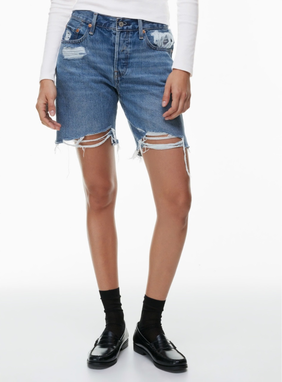 I wear a size 25. Have them in every color! Fav mom shorts 💕