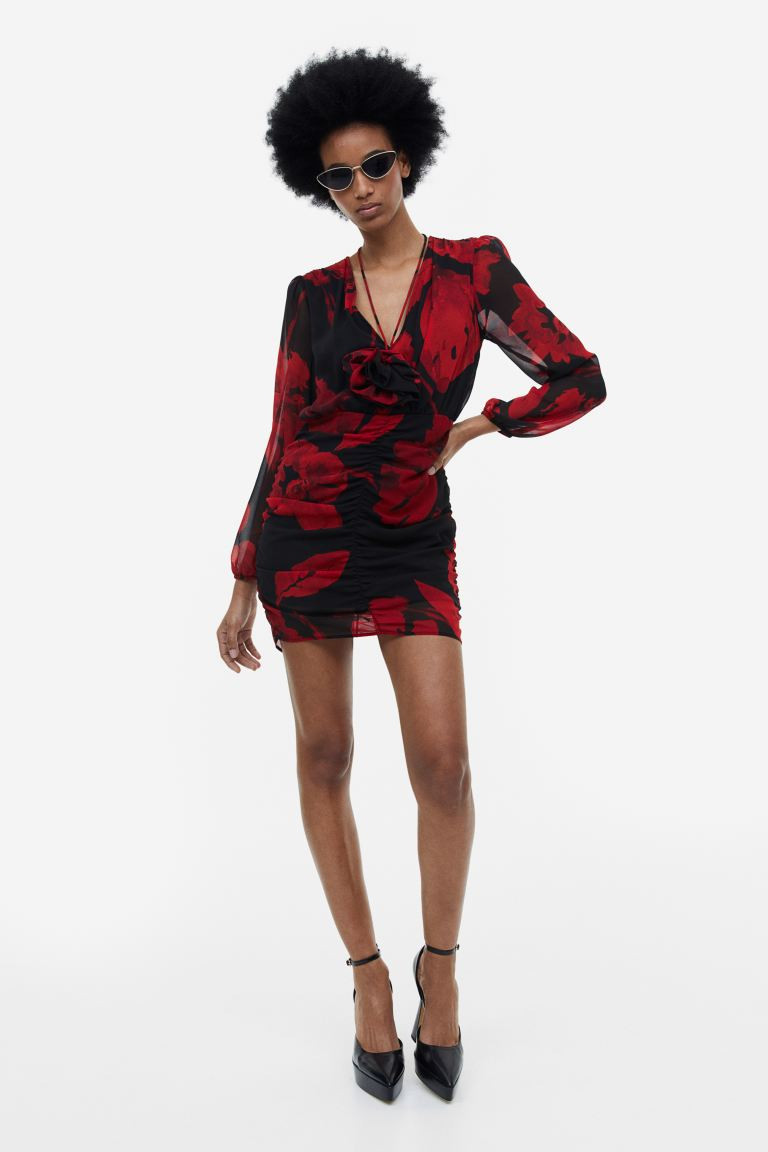 Vestido fruncido con aplicación | H&M (FR, IT, ES, PT, BE)