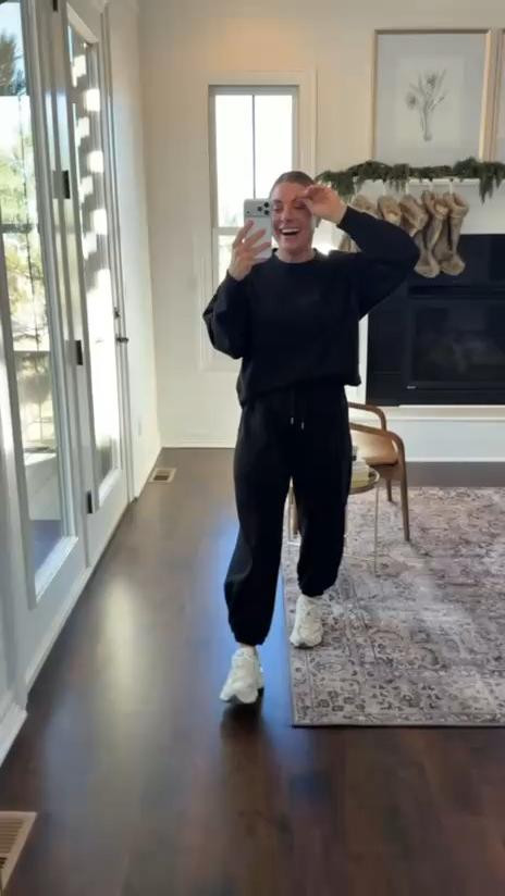 This Walmart combo of cropped sweatshirts and barrel pants is casual with a side of cool. Effortless comfort never looked so good 😍🛍️🩶  
#WalmartFinds #OOTD #BarrelPants #ComfyStyle #StreetStyle #AffordableFashion #LTKStyle #CasualOutfit #EverydayLook #CozyVibes   

 #LTKootd #LTKSeasonal #LTKActive