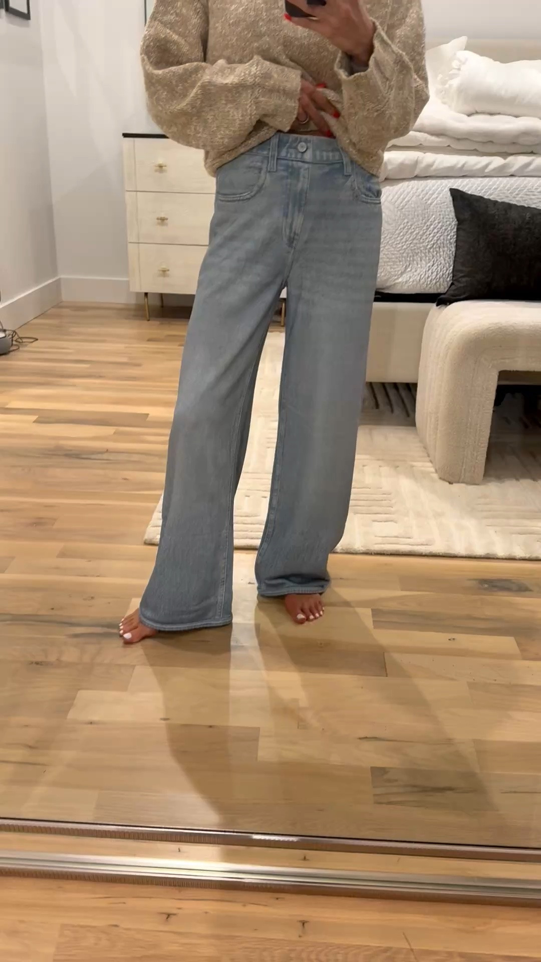 Viral sweatpant jeans size xxs short. Code AFLTK