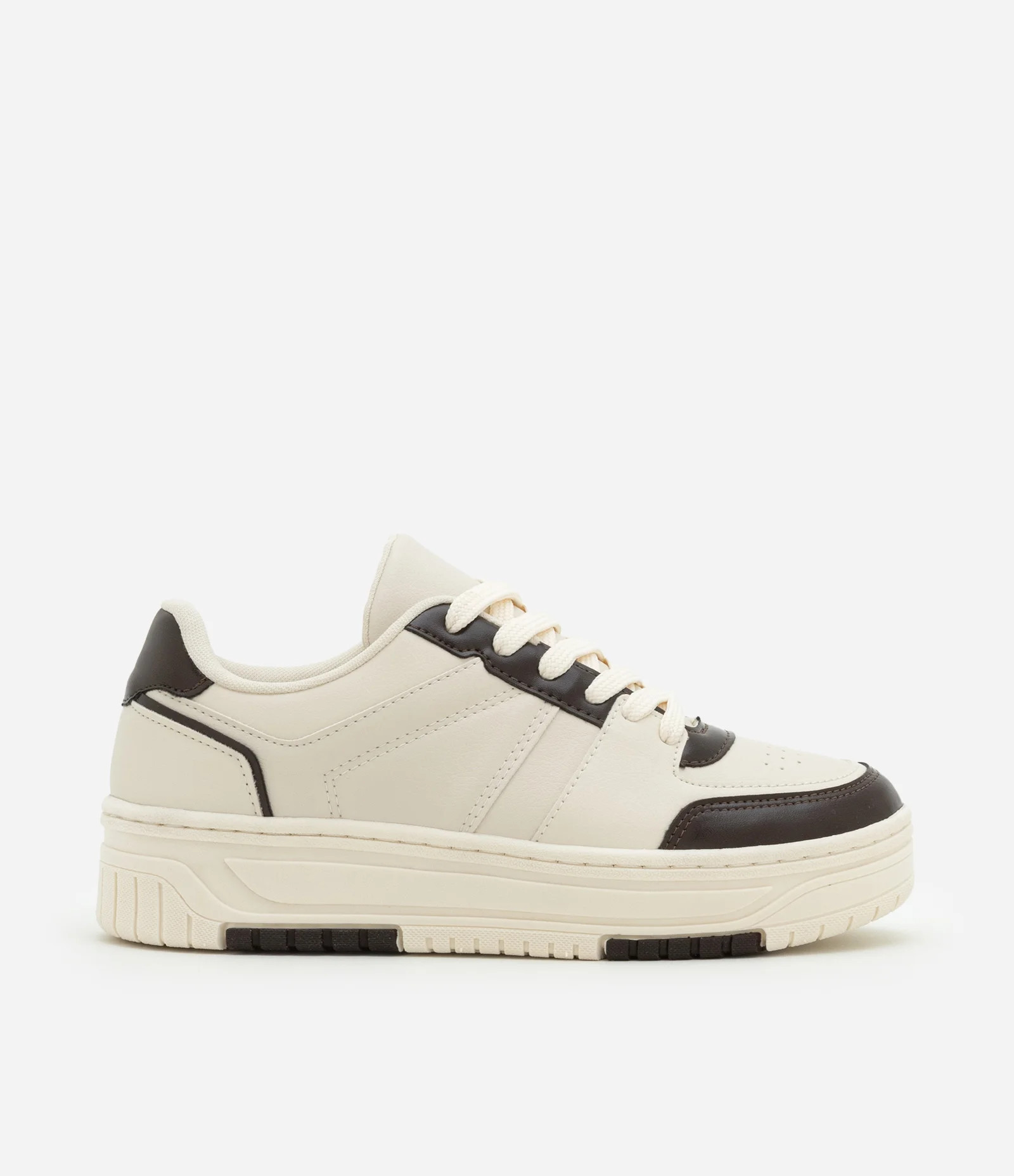 Tênis Casual com Detalhes Contrastantes Bege - Lojas Renner | Renner (BR)