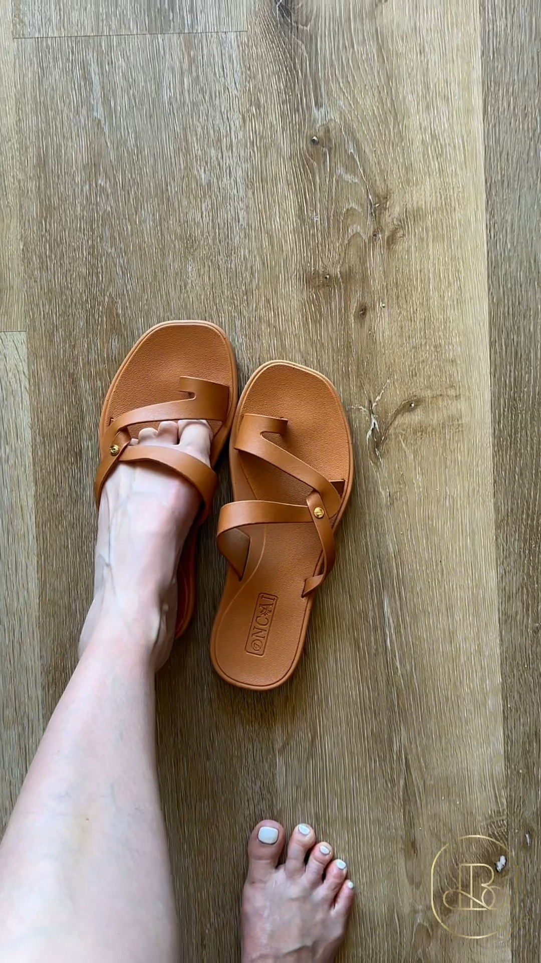 My absolute go-to secret for keeping my daily routine completely seamless! 👡 If you're constantly on the go, these Oncai Crisscross Strap Slides combine cloud-like arch support with a super sleek, minimalist look. These slide sandals feature durable non-slip soles, plush footbeds, and chic crossover straps that match effortless linen shorts, sundresses, or lounge sets. Great to buy for your everyday sandal collection so your feet stay comfortable and supported all day long🤍 #LTKshoecrush #LTKunder50 #LTKstyletip #CapsuleWardrobe #CozyStyle#SlideSandals #CasualOutfits 

#LTKgrwm #LTKootd