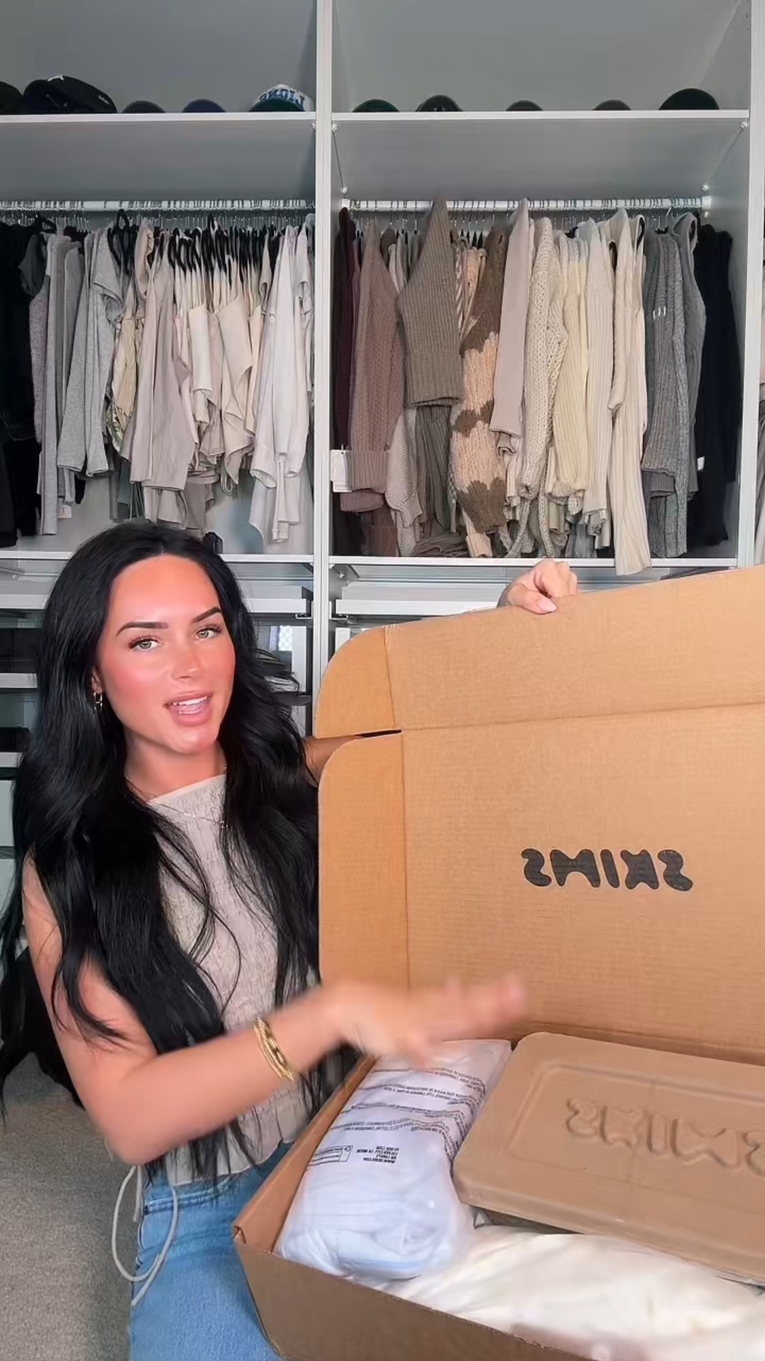 Skims Haul ☁️🌙


My sizing 5’7, 145lbs, 32dd
I’m wearing a size small shirt, size 26 curve love jeans 

#LTKStyleTip #LTKBeauty #LTKWatchNow