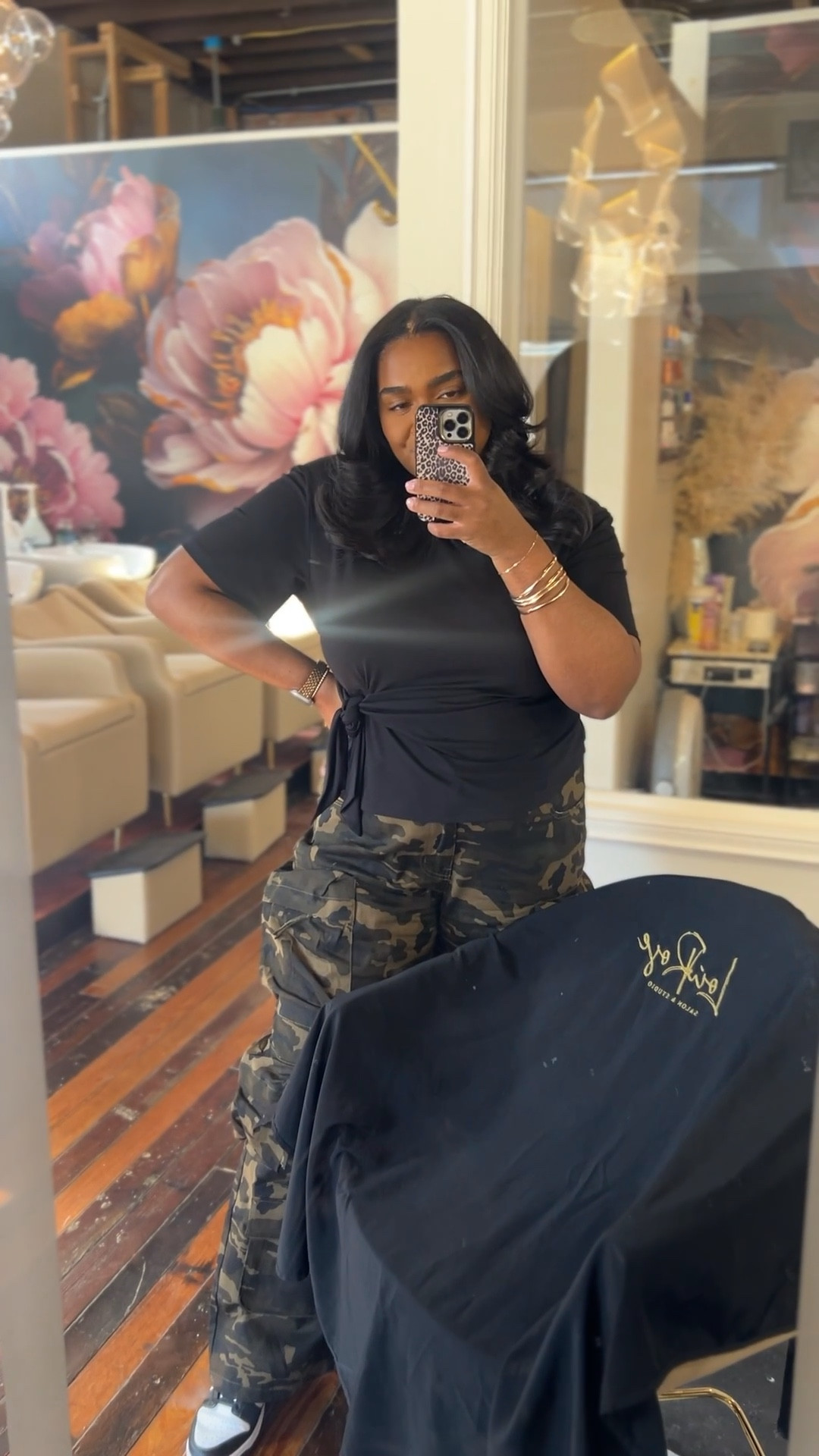 Cozy salon outfit for spring 🤍

#LTKMidsize #LTKmomlife #LTKootd