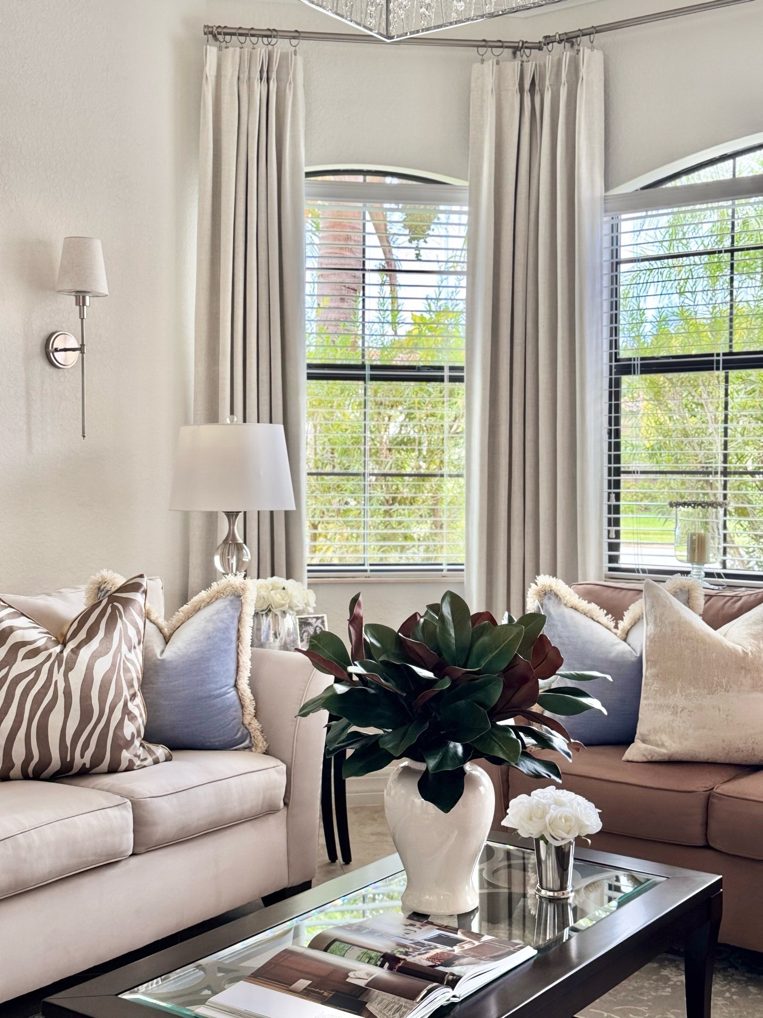 I’m slowly incorporating some subtle fall touches throughout my home! I’ve added stunning throw pillow covers & faux magnolia stems!🩵🤎🍃

Home Decor | Fall Decor | Transitional Living Room Decor | Seasonal Decor | Southern Style Decor | Amazon Home

#LTKHome #LTKSeasonal