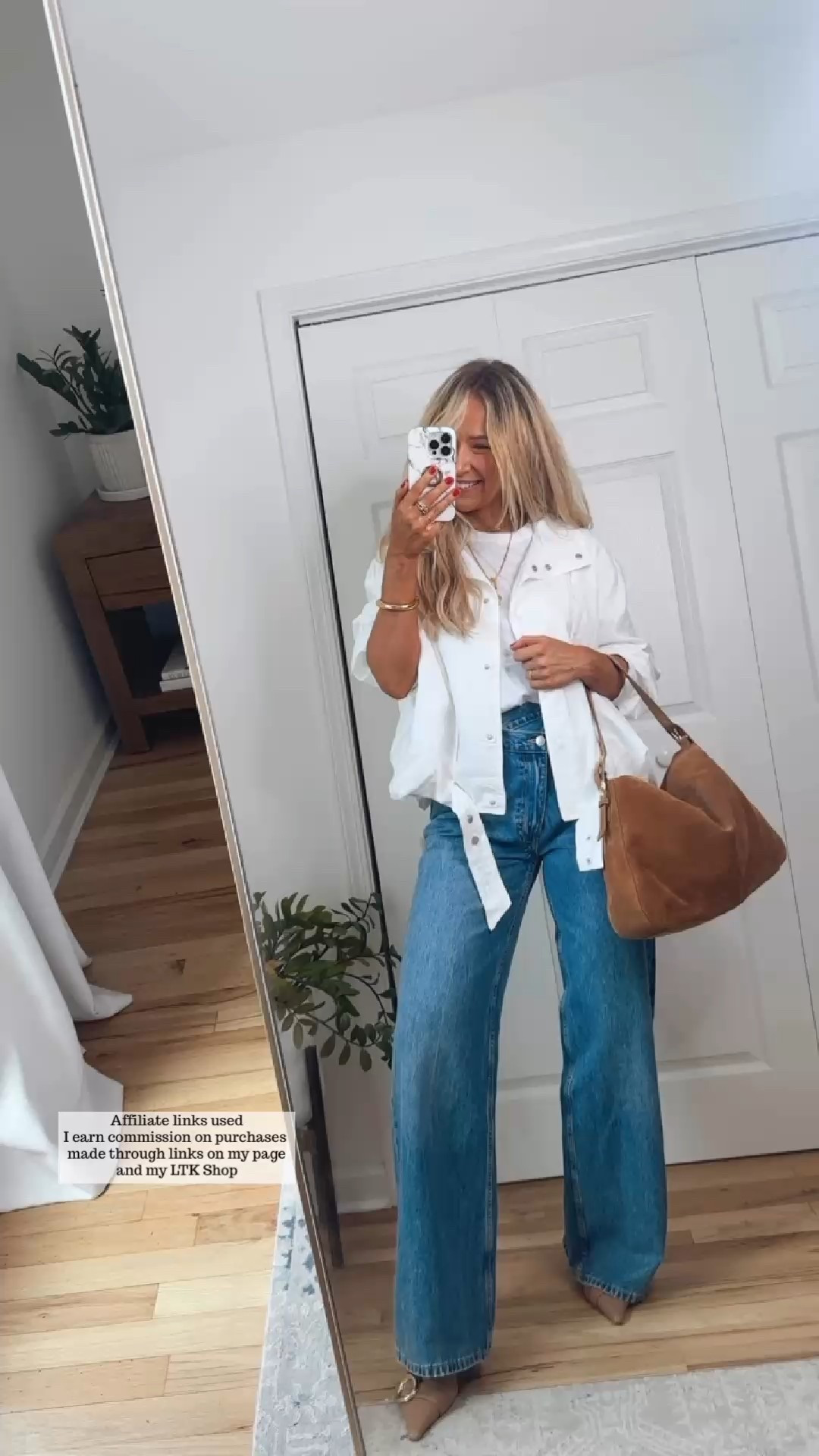 Zara fall outfit 🍁🍂

Zara cropped jacket
Zara jeans
Light brown suede bag
Everyday outfits 