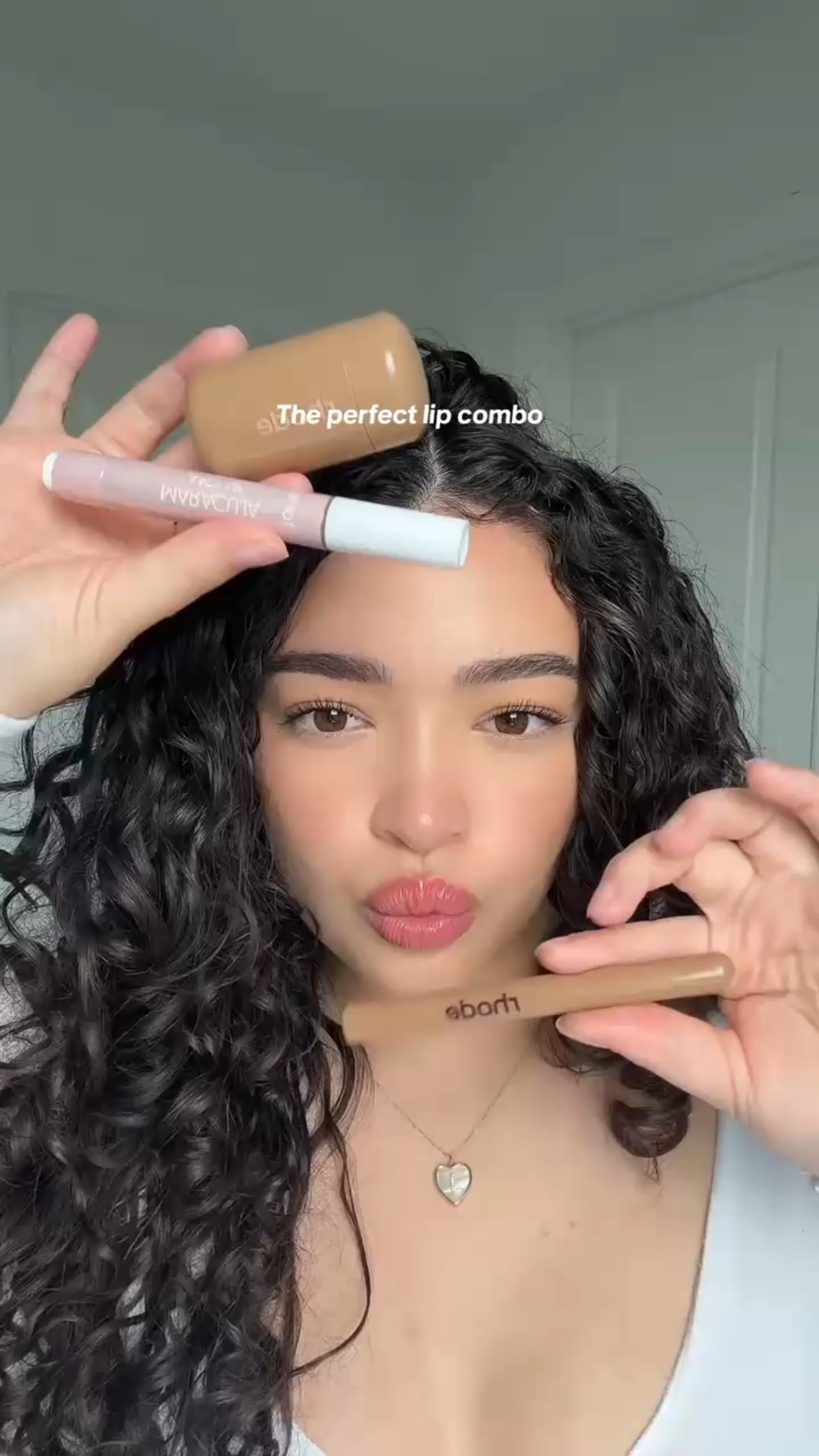 The PRETTIEST lip combo for spring and
summer✨🩷 #lipcombo #lipgloss #lipliner #rhodeskin #rhodelipshape #rhodepocketblush #tartemaracujajuicylip #makeup #makeuptutorial #beauty #makeuptips