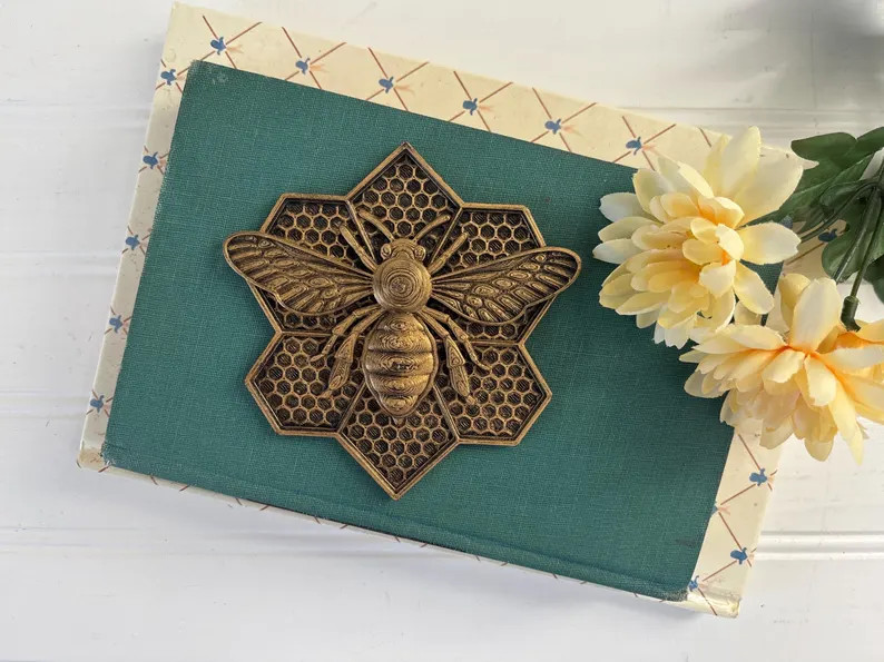 Small Gold Bee Wall Accent Vintage Style Tiny Bee Wall Decor for Cottage Kitchen Accent Minimalis... | Etsy (US)
